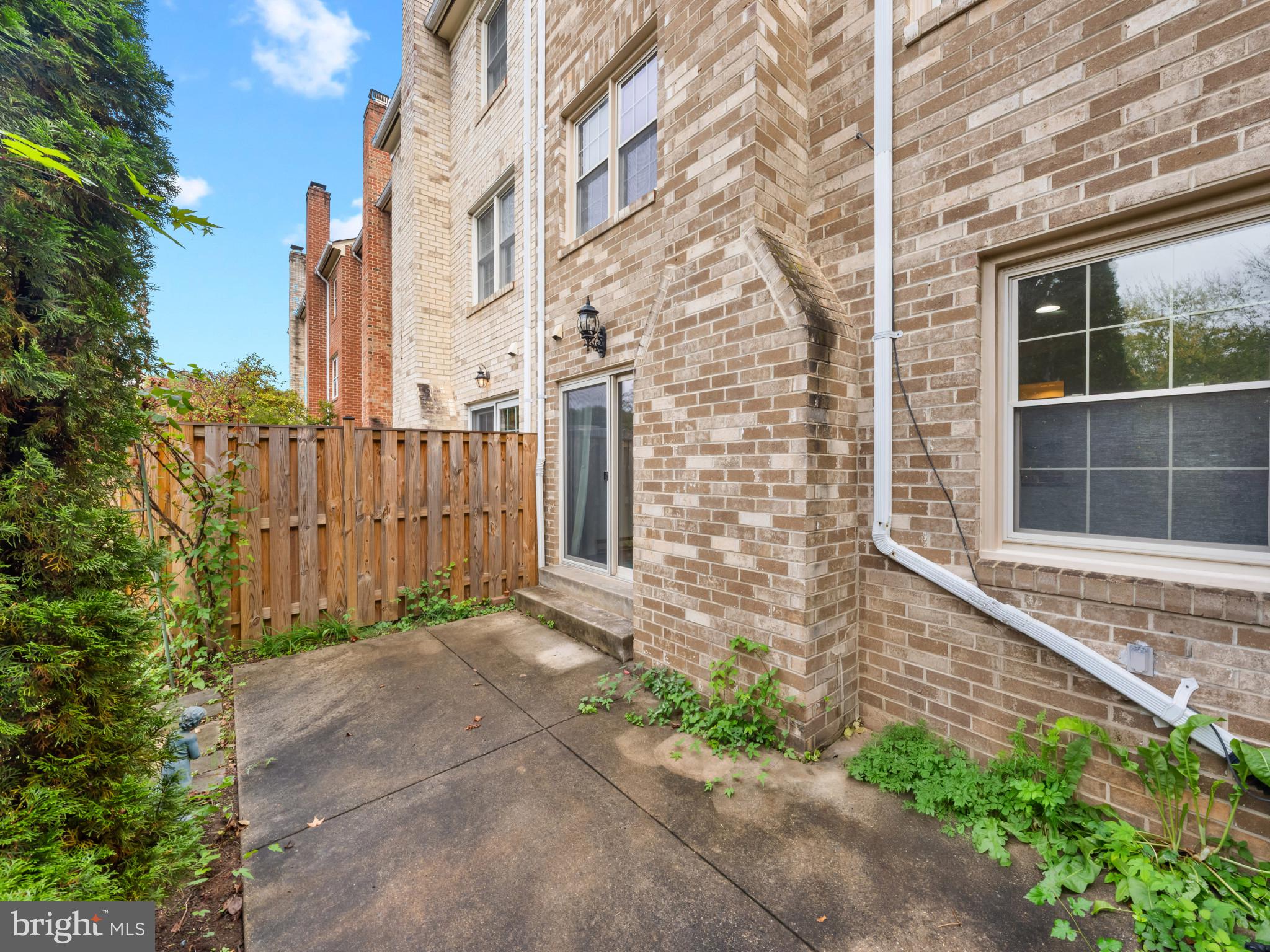 WESTLAKE TERRACE - Residential Lease