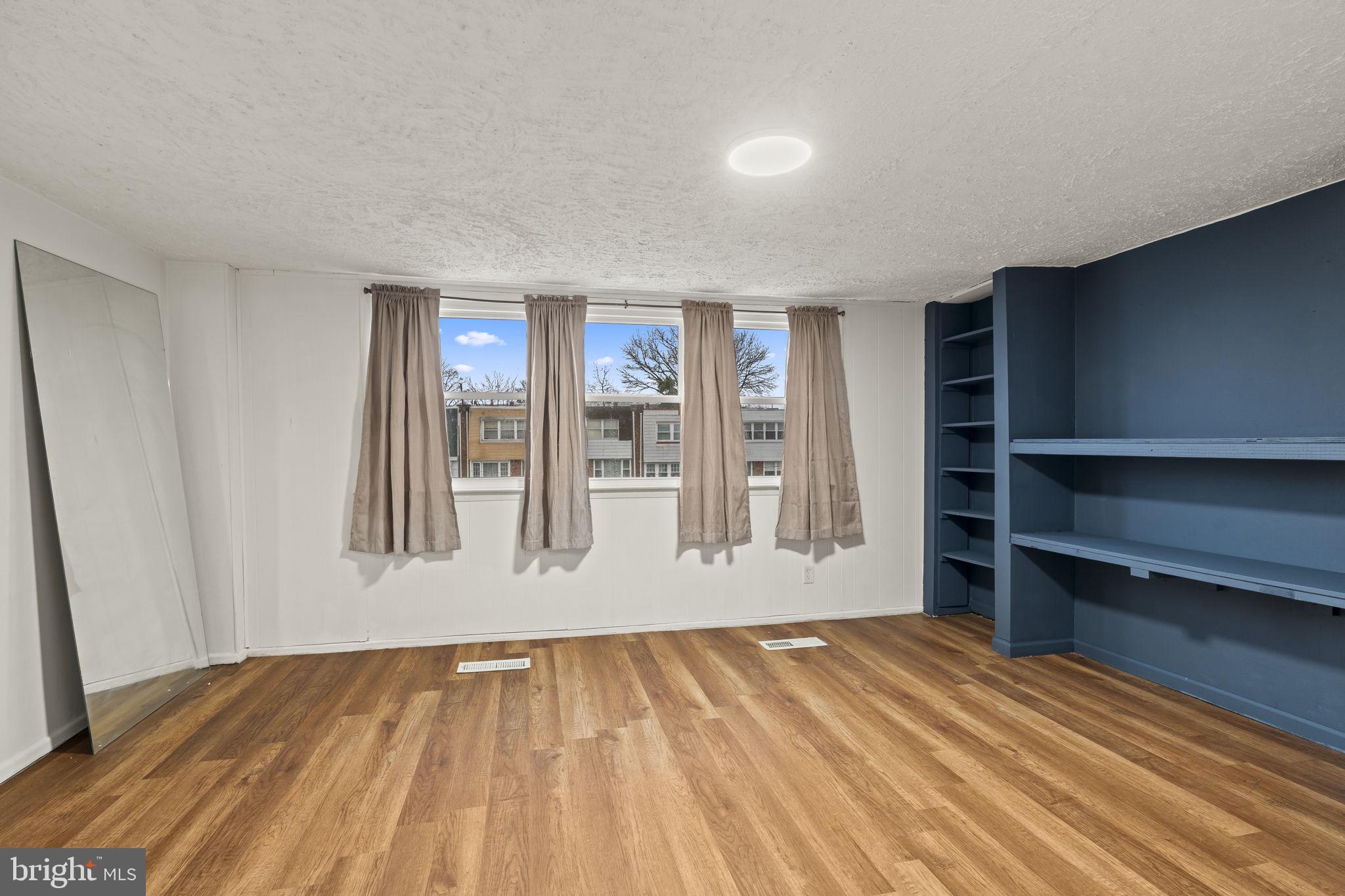 MILLBROOK - Residential