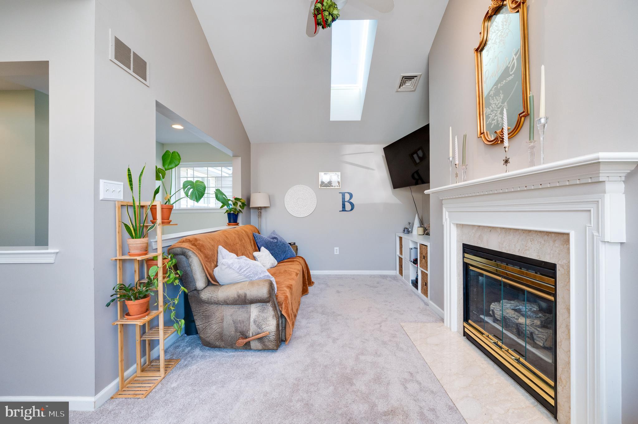 COUNTRY MEADOWS - Residential