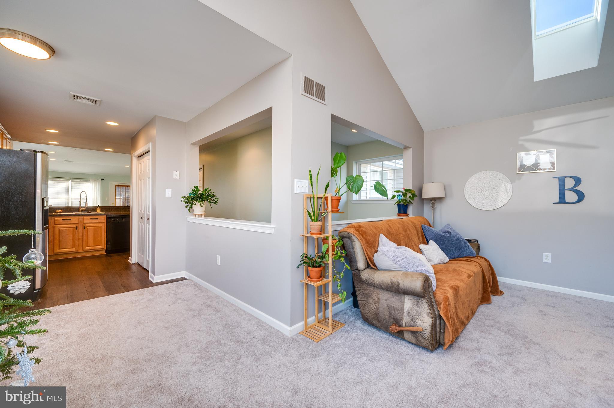 COUNTRY MEADOWS - Residential