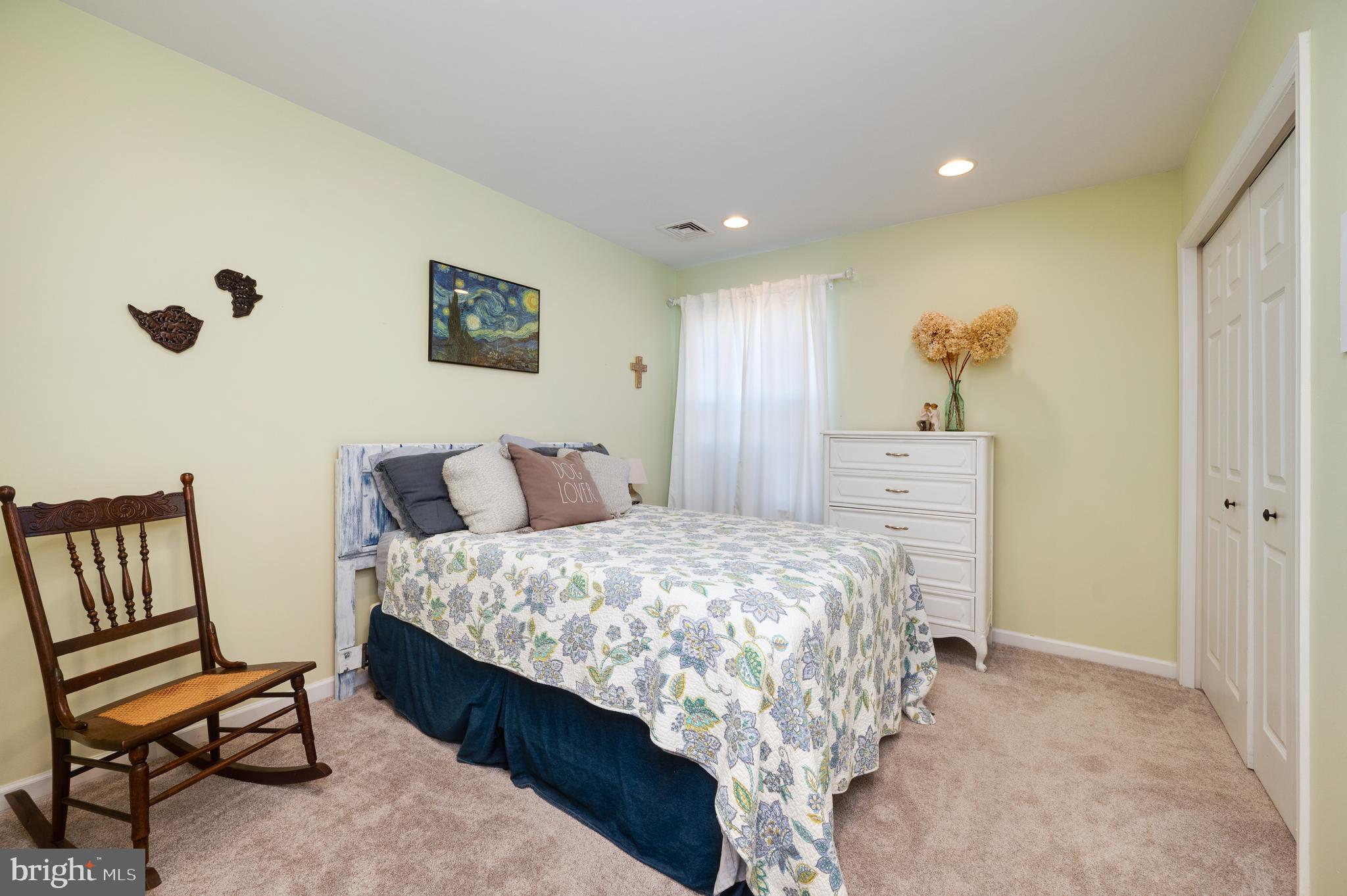 COUNTRY MEADOWS - Residential