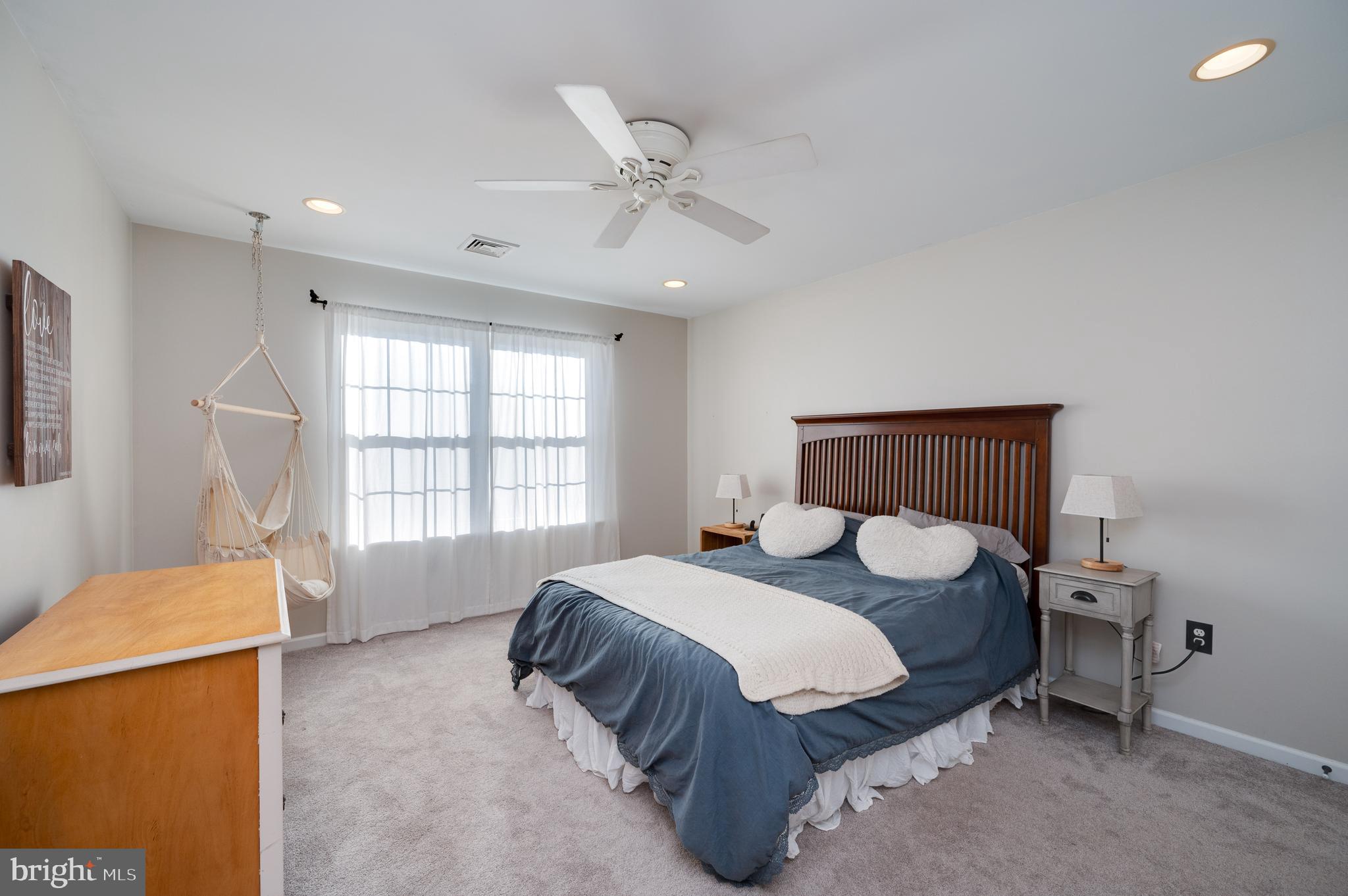 COUNTRY MEADOWS - Residential