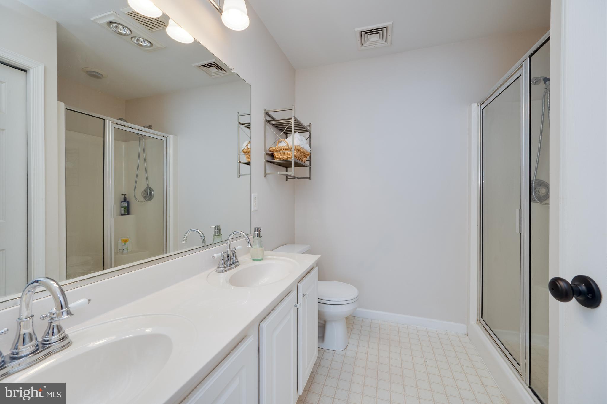 COUNTRY MEADOWS - Residential