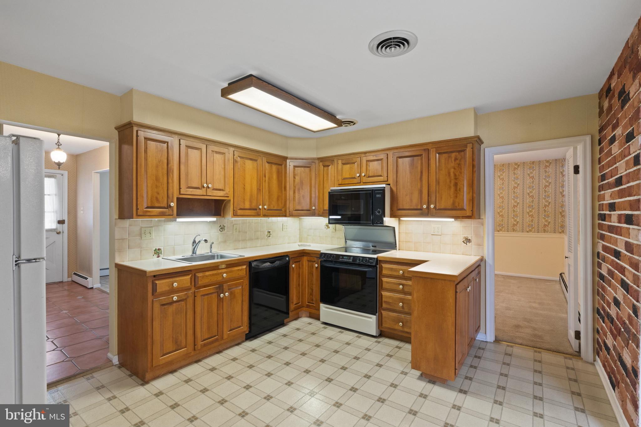 ASHBRIDGE FARMS - Residential