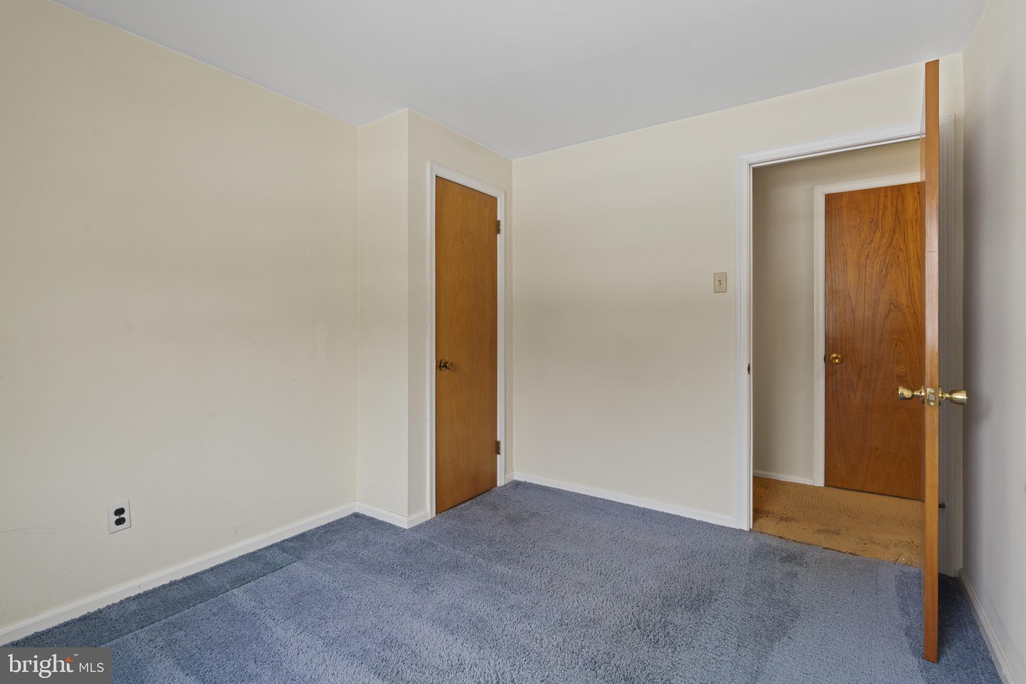 ASHBRIDGE FARMS - Residential