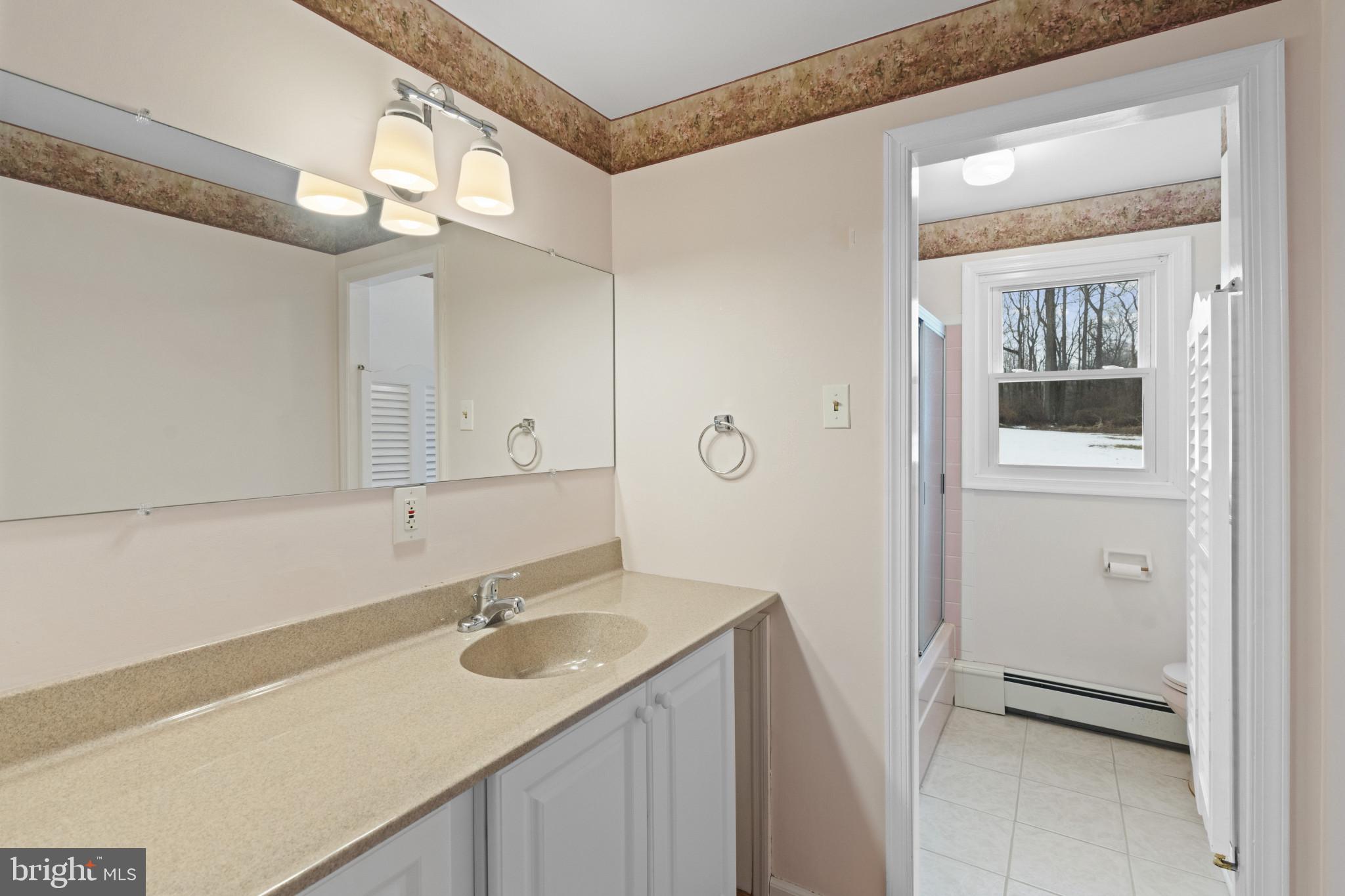 ASHBRIDGE FARMS - Residential