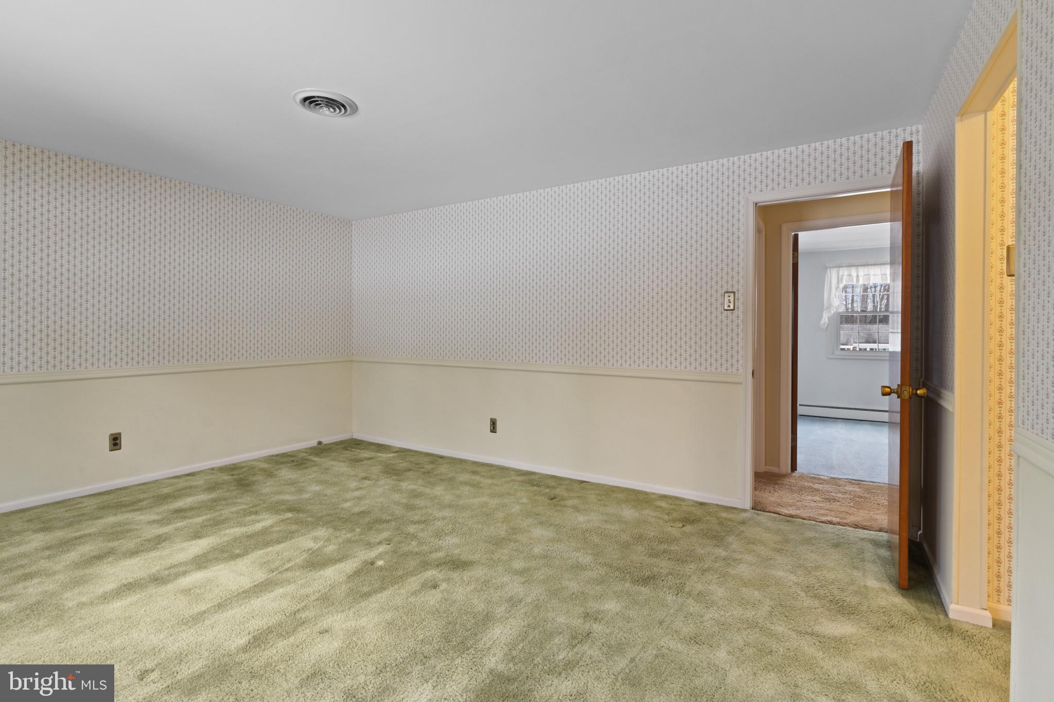 ASHBRIDGE FARMS - Residential