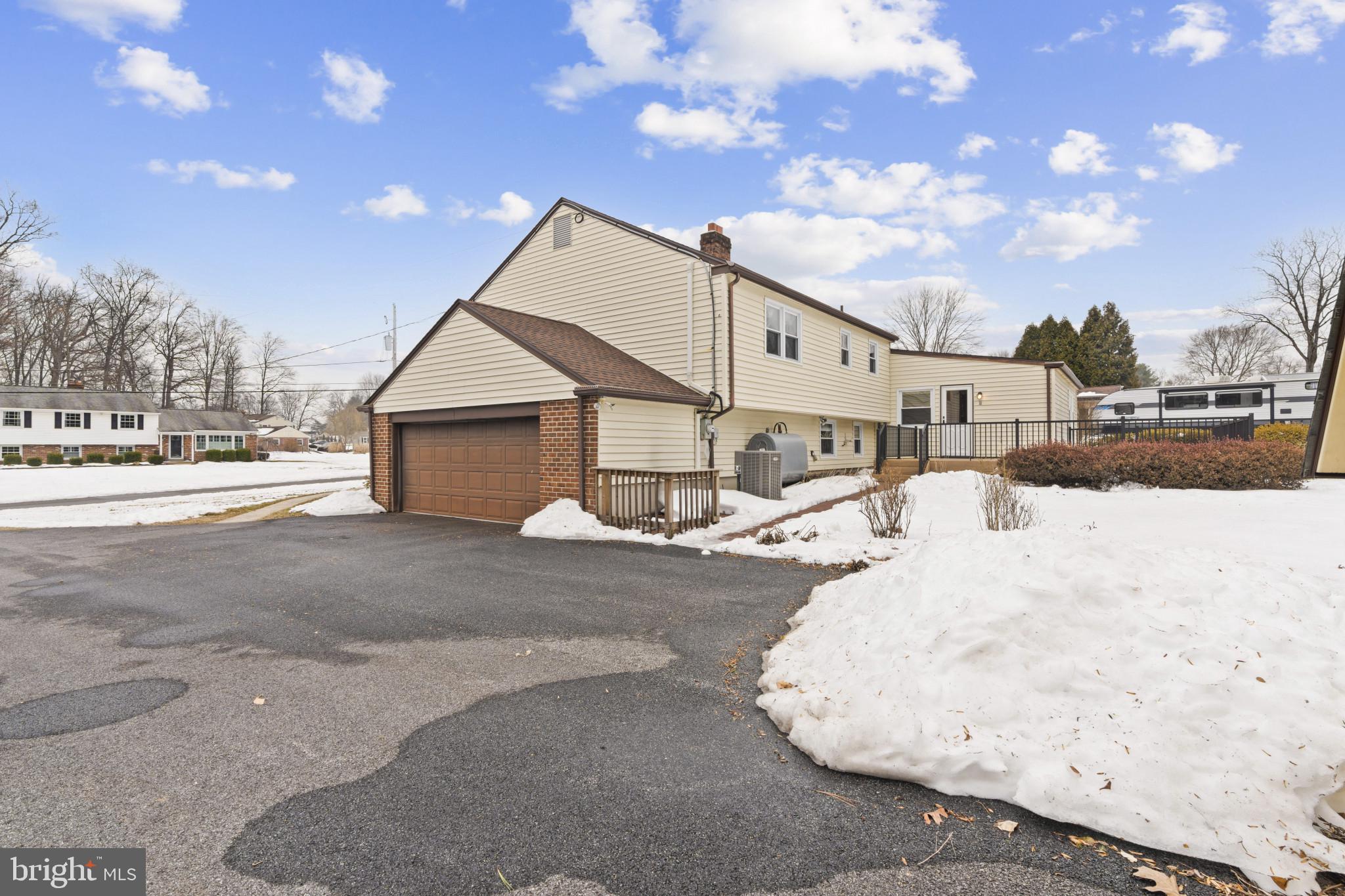 ASHBRIDGE FARMS - Residential