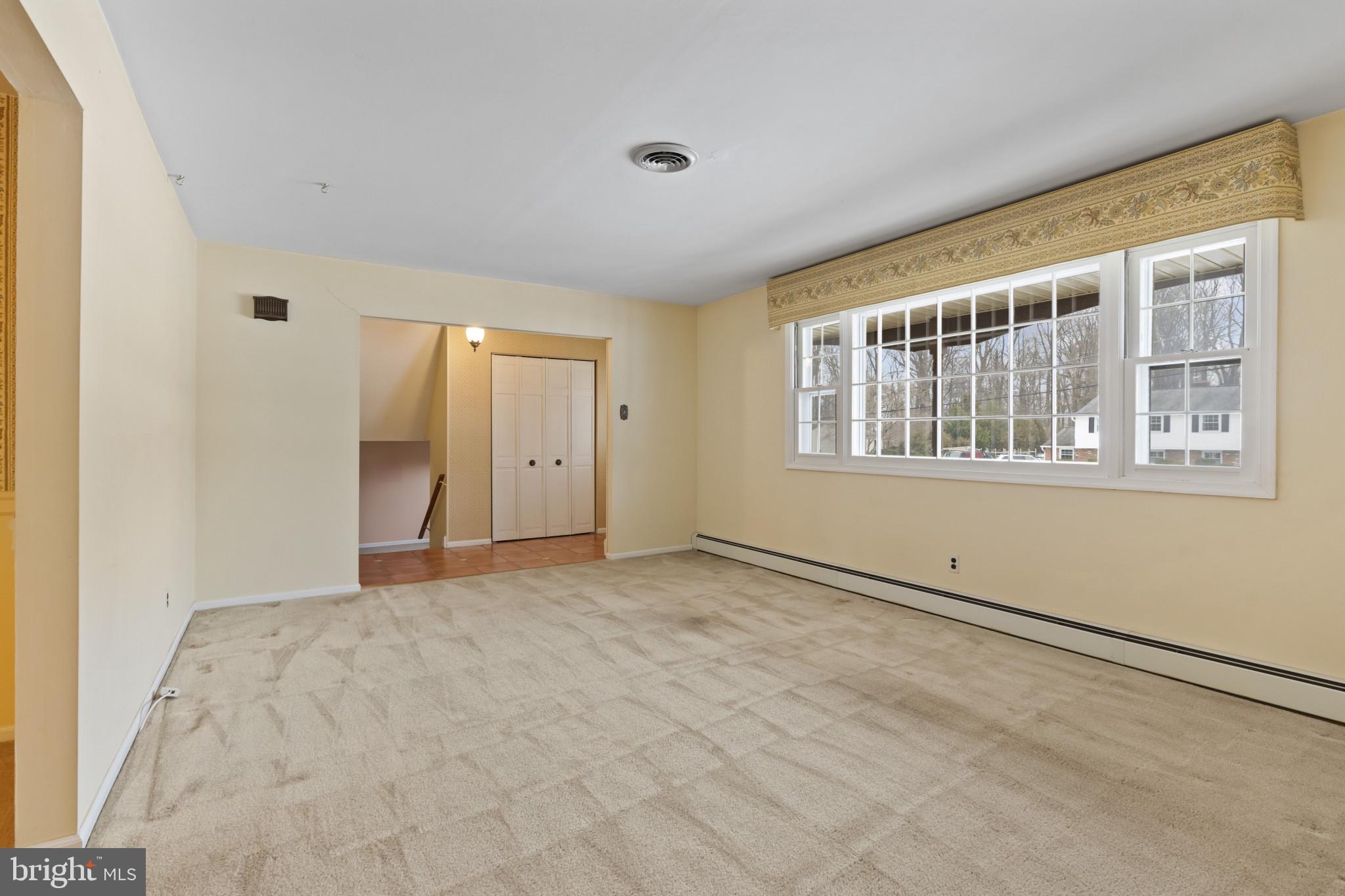 ASHBRIDGE FARMS - Residential