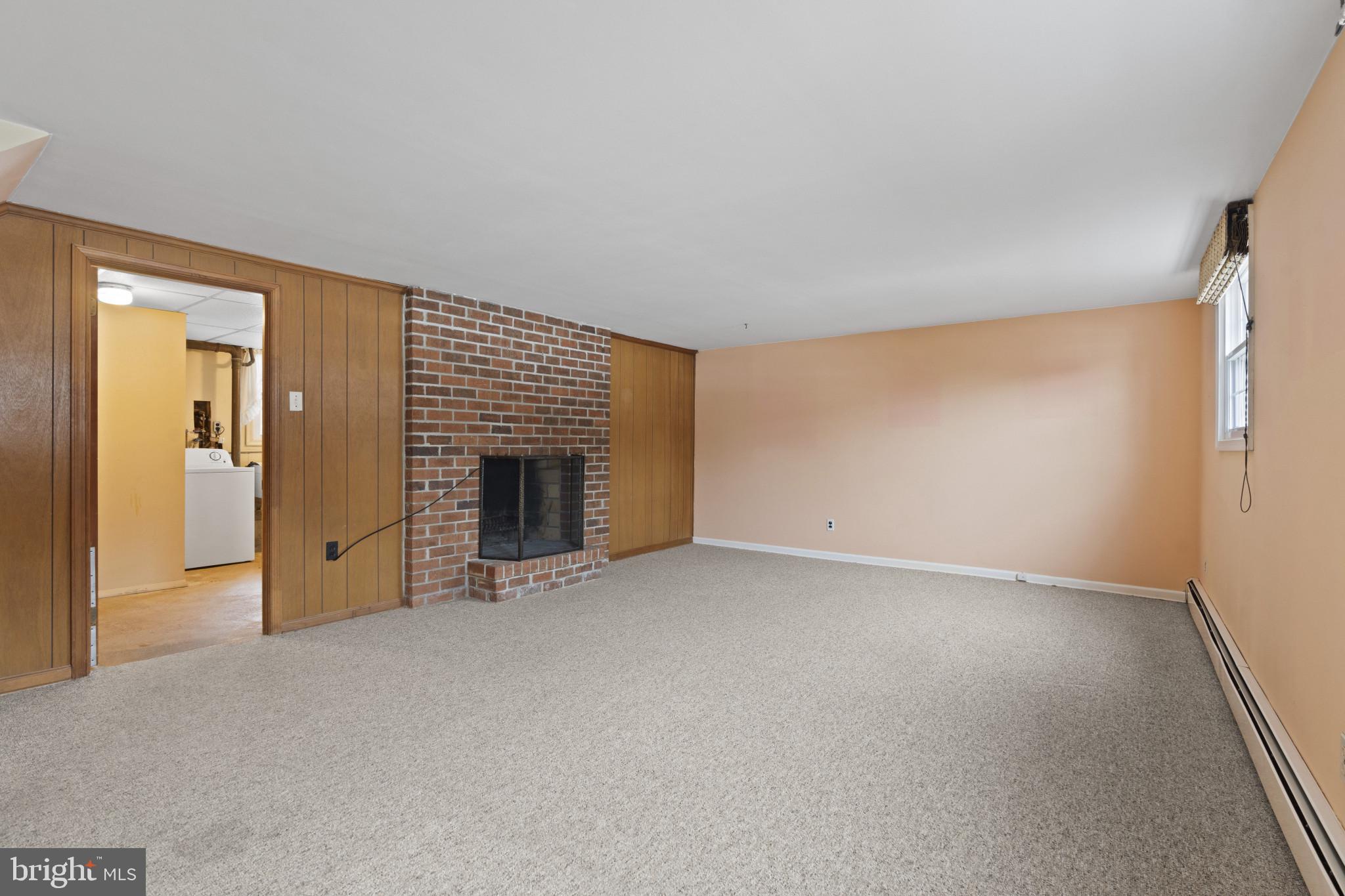 ASHBRIDGE FARMS - Residential