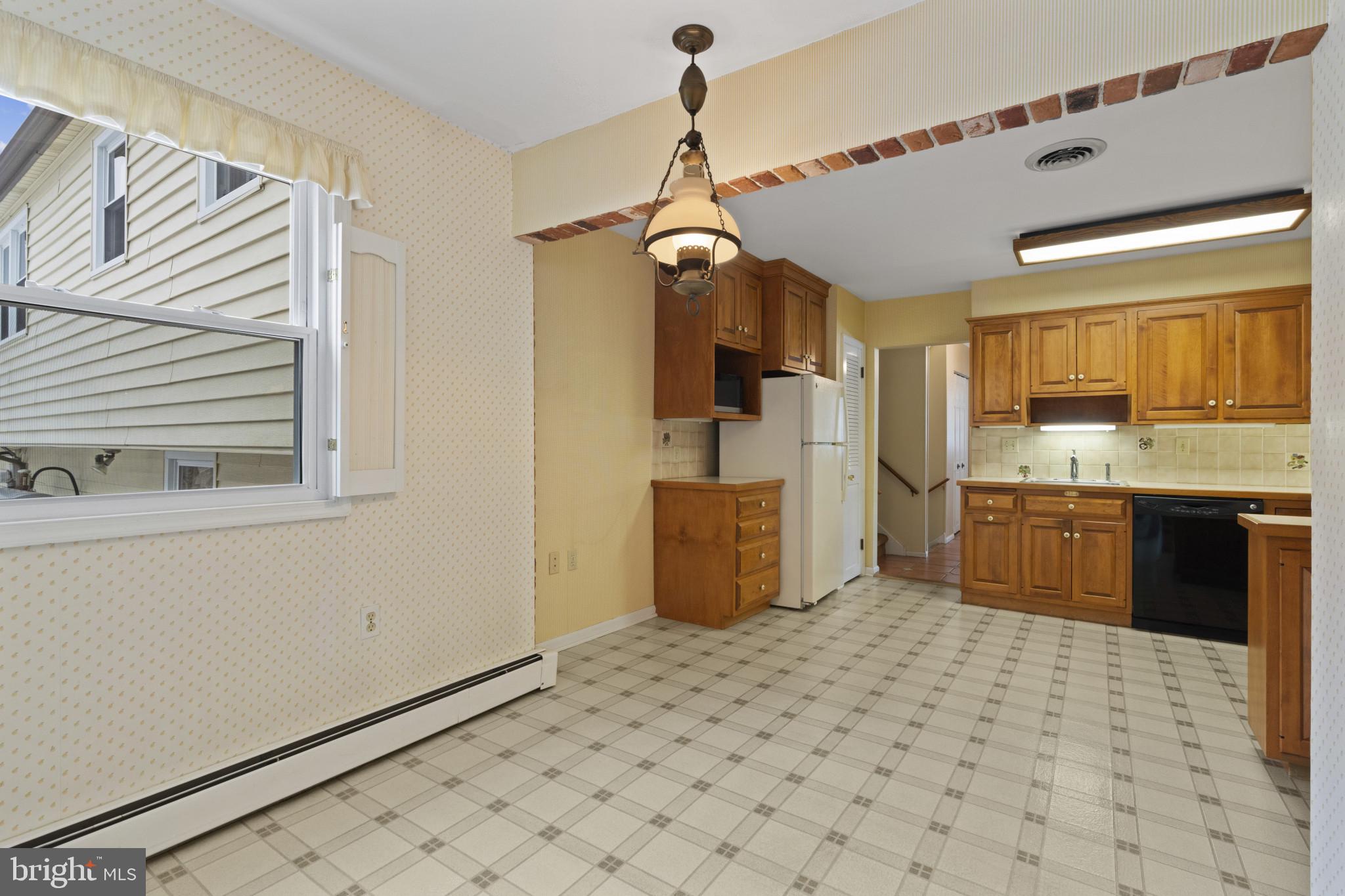 ASHBRIDGE FARMS - Residential