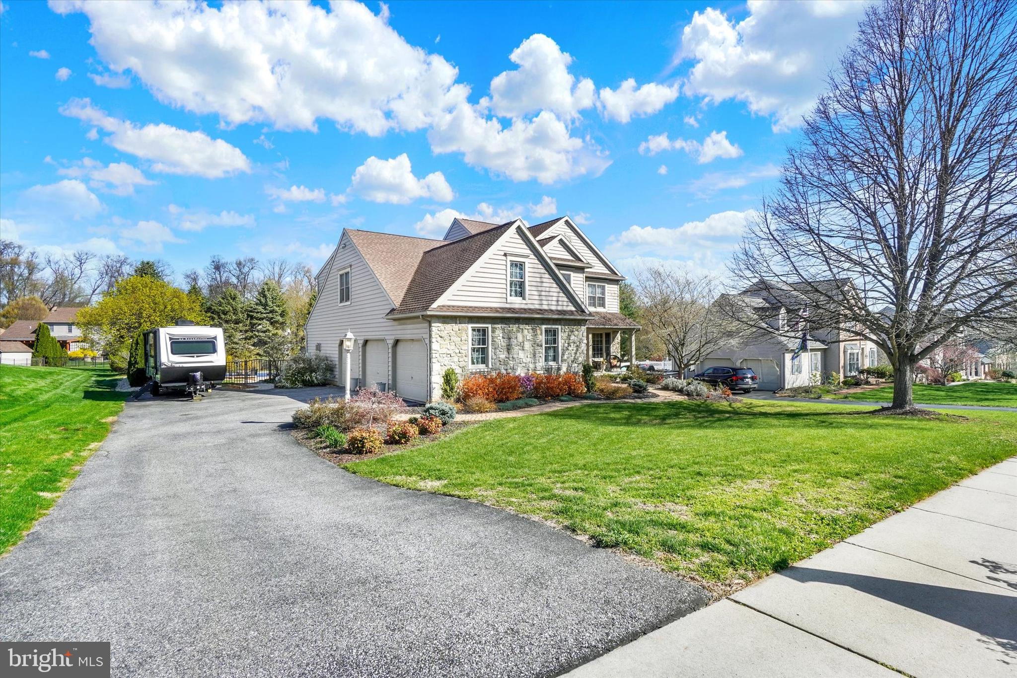 934 CASTLE POND DRIVE