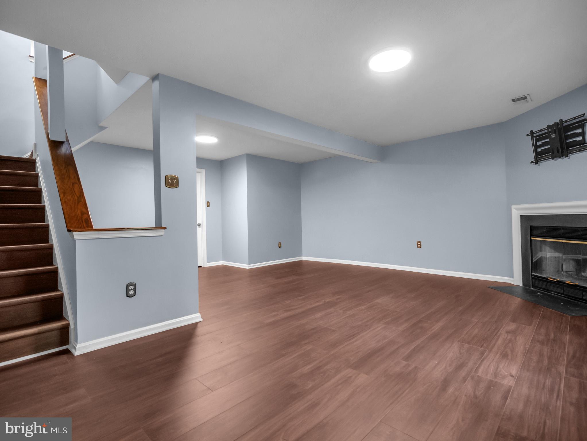 TOLL HOUSE - Residential