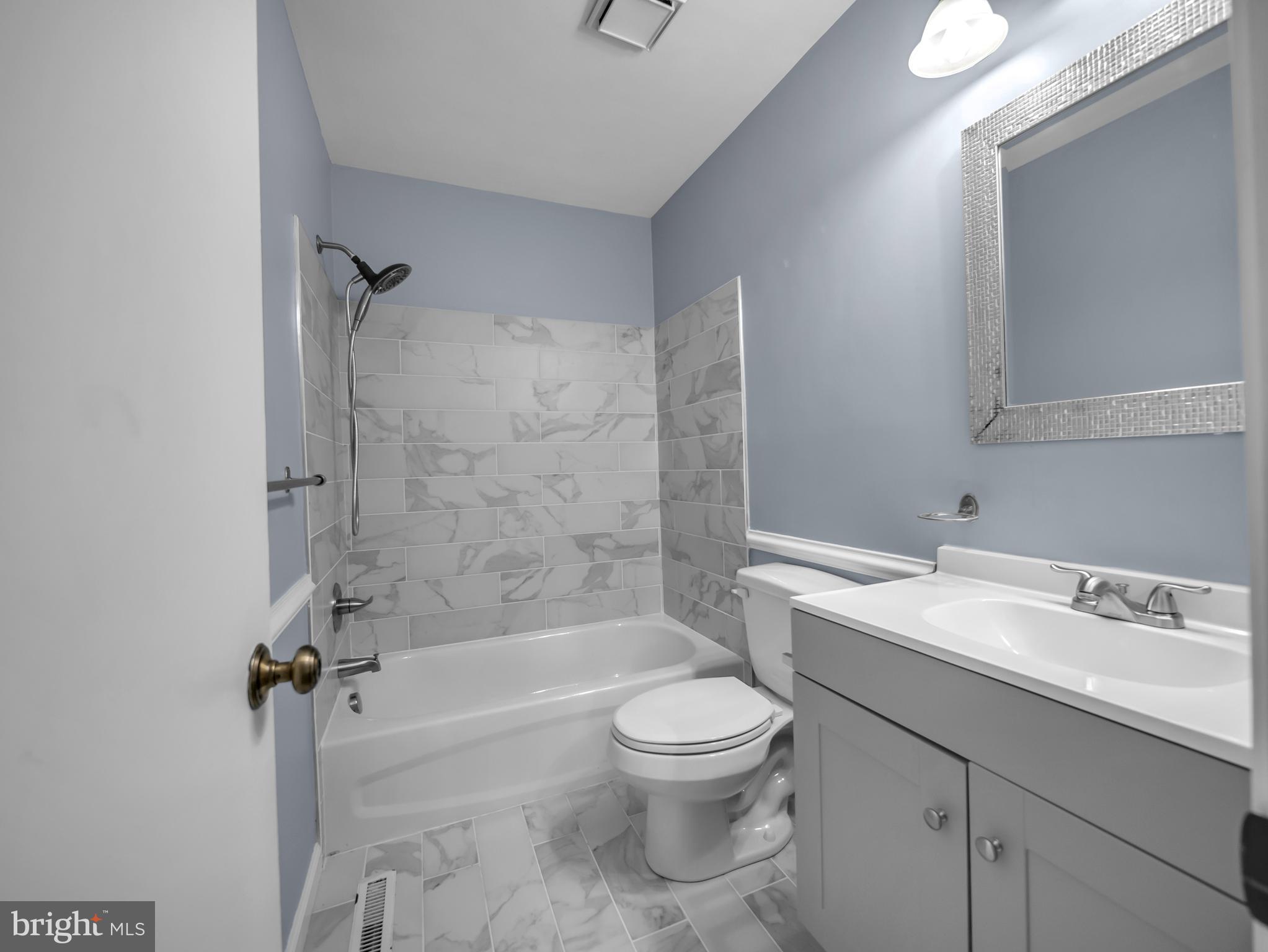 TOLL HOUSE - Residential