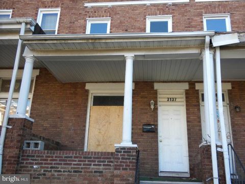 Townhouse For Sale - 3137 Elmora Avenue<br/> BALTIMORE, MD 21213