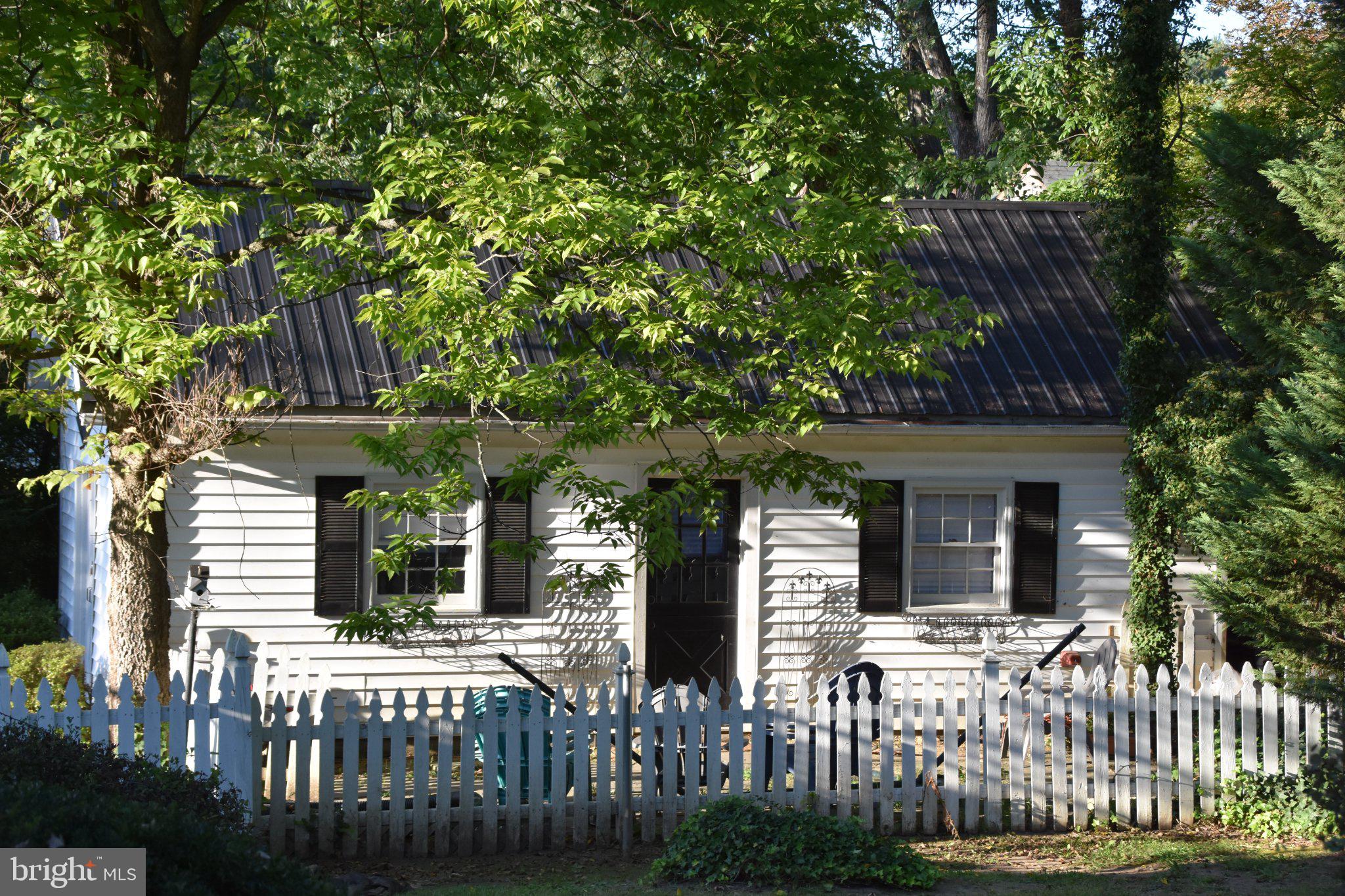 303 E. COLONIAL HIGHWAY