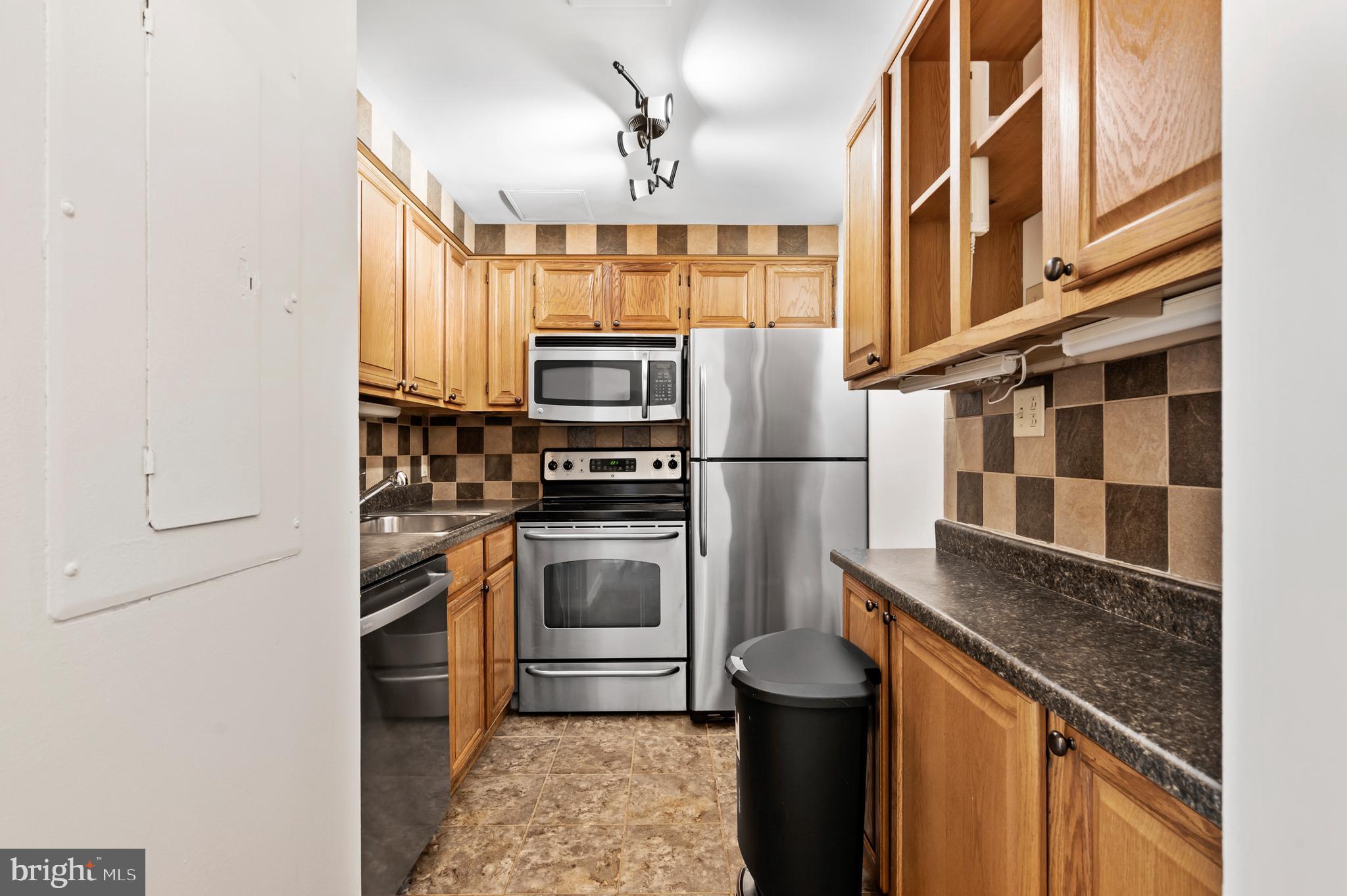 PHILADELPHIA - Residential Lease