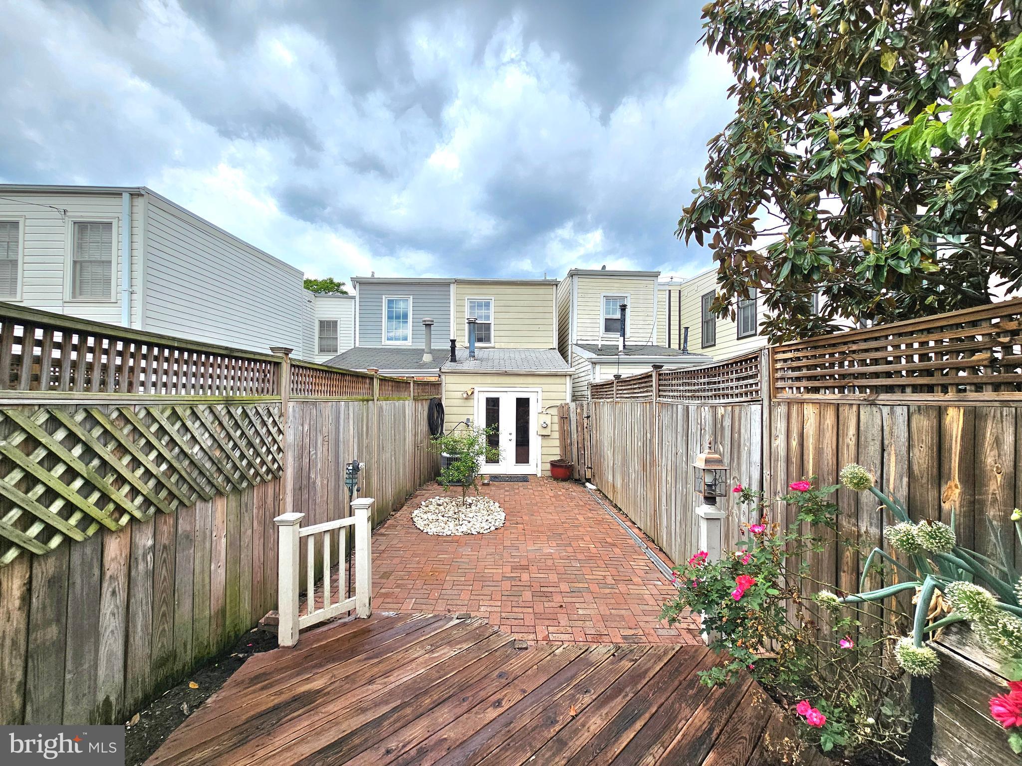 OLD TOWN ALEXANDRIA - Residential Lease