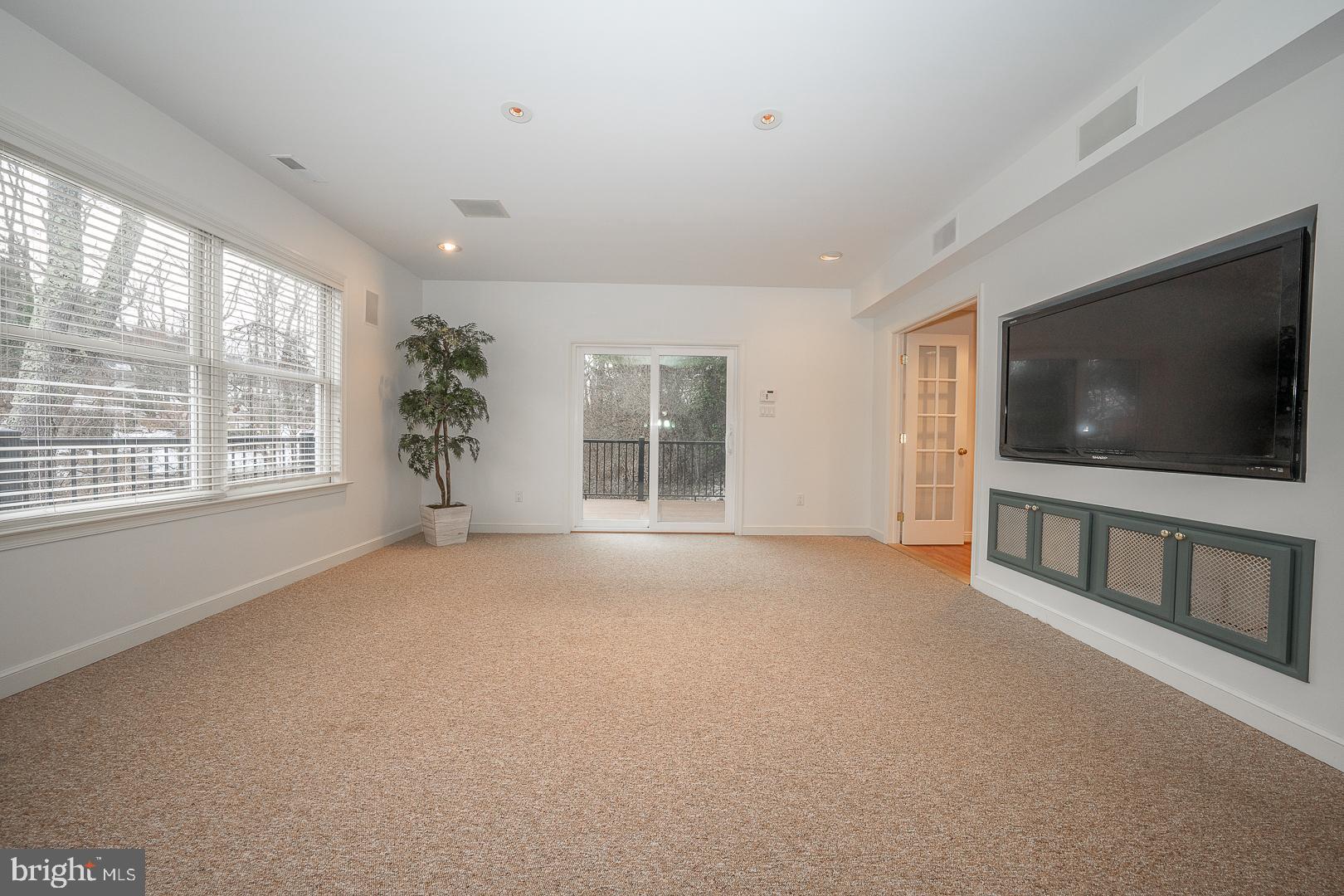 SUNWOOD FARM - Residential