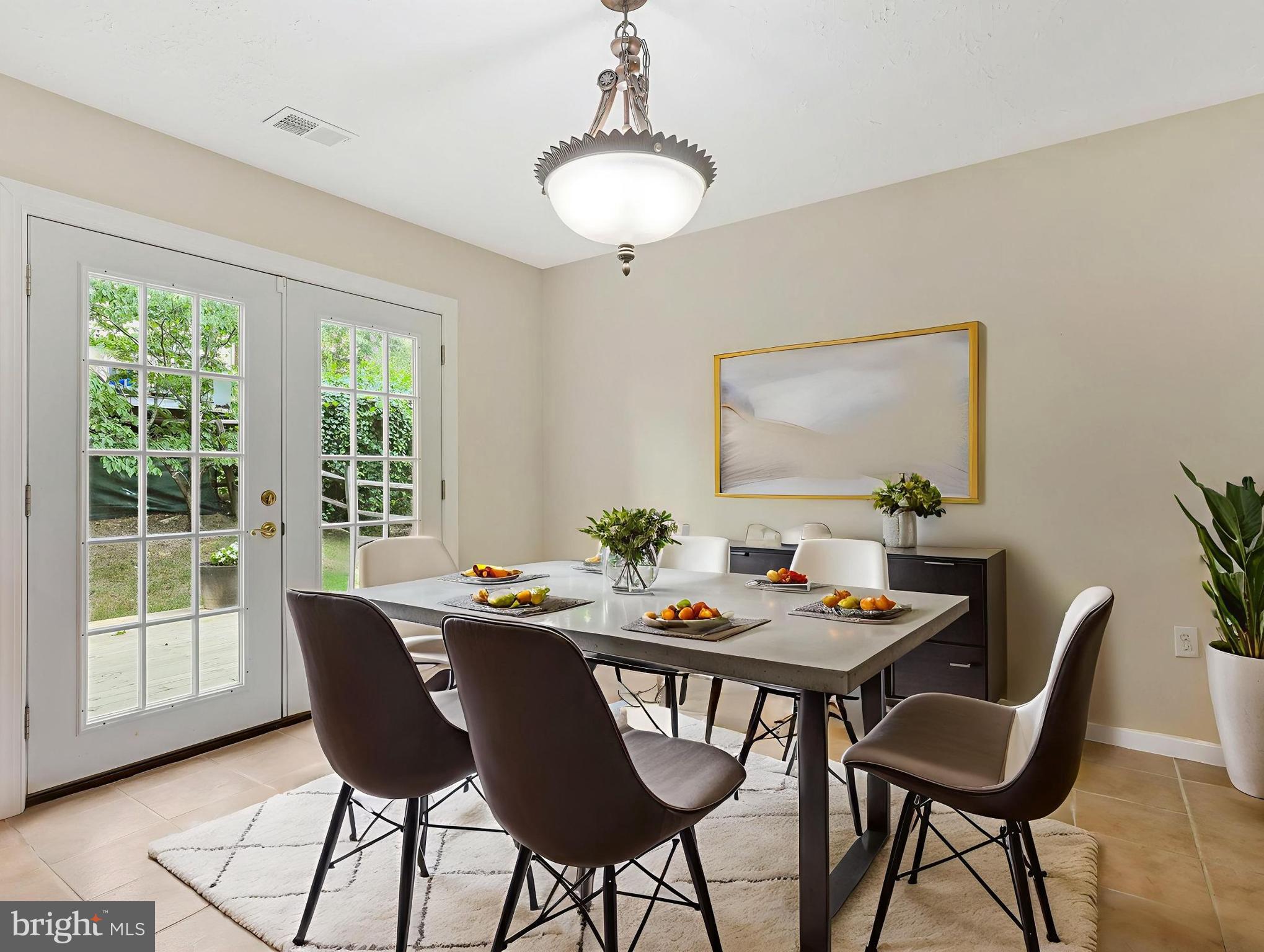 3286 GREENWICH COURT