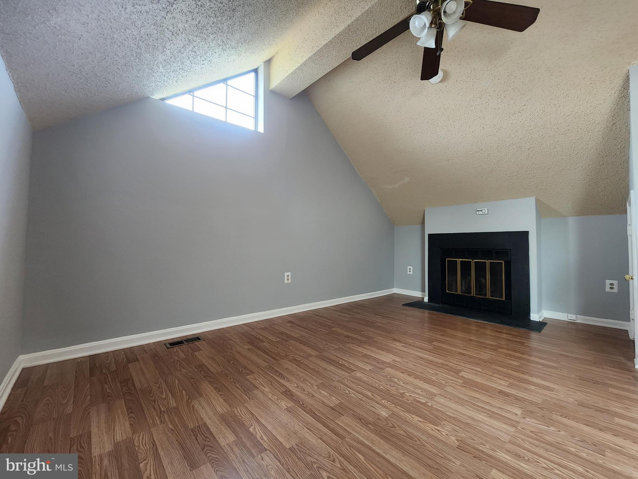 THE TIERS OF LAUREL LAKE - Residential Lease