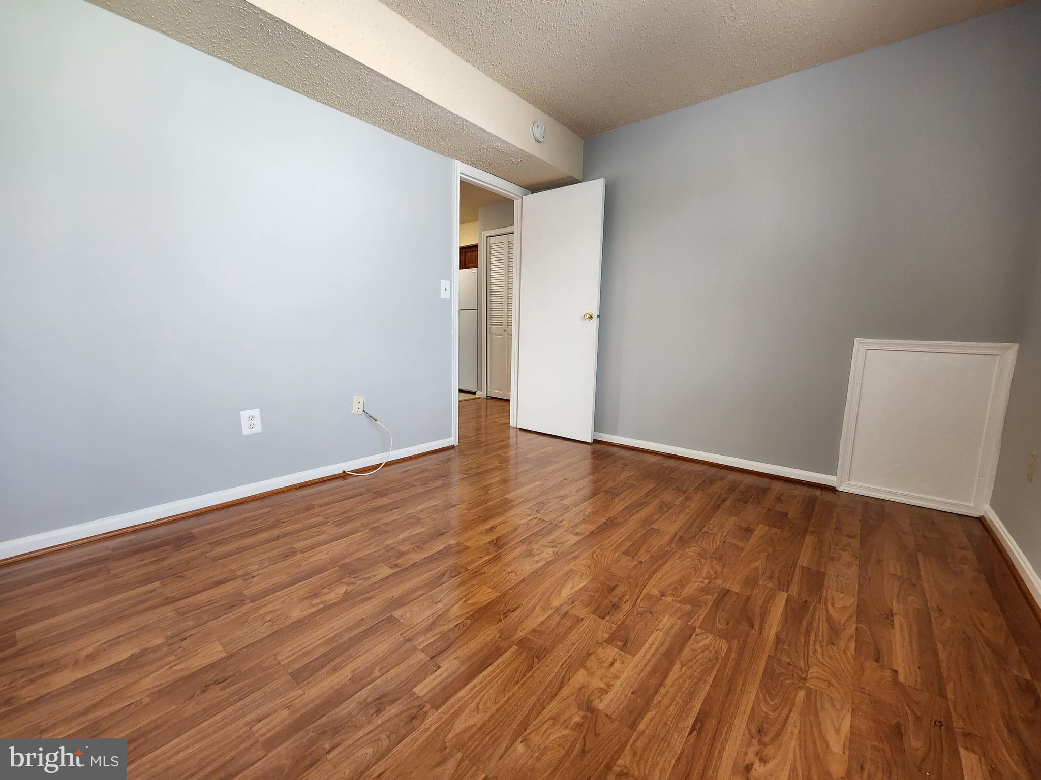 THE TIERS OF LAUREL LAKE - Residential Lease