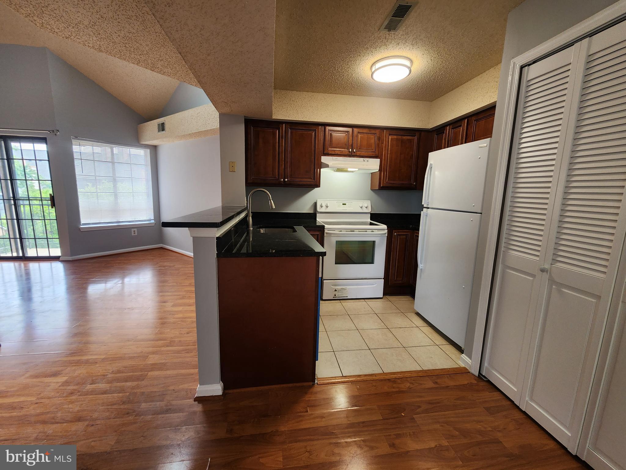 THE TIERS OF LAUREL LAKE - Residential Lease