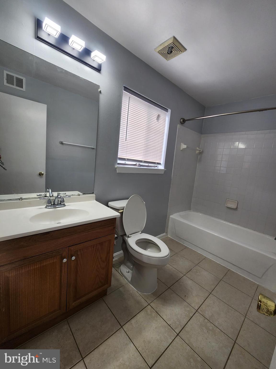 THE TIERS OF LAUREL LAKE - Residential Lease