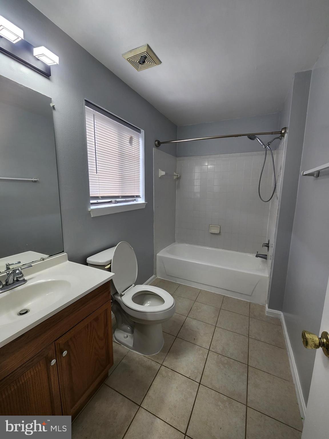 THE TIERS OF LAUREL LAKE - Residential Lease