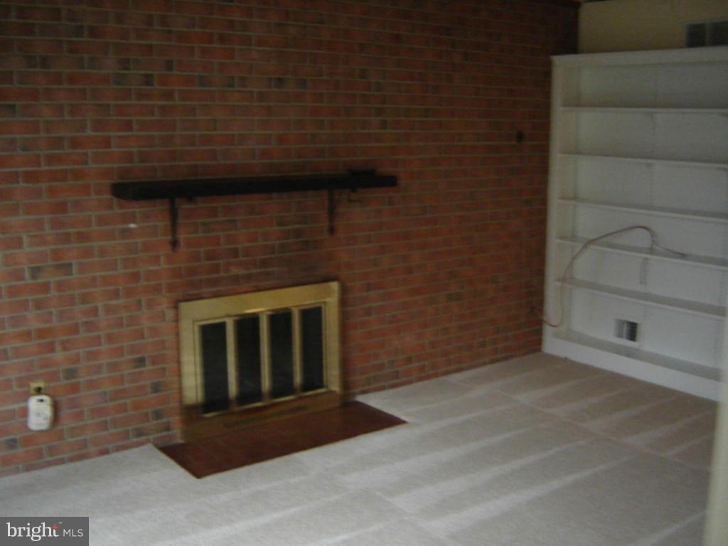 MOSBY WOODS - Residential