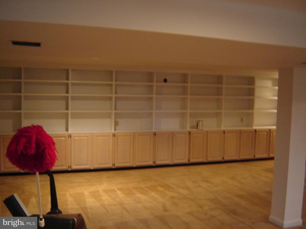 MOSBY WOODS - Residential