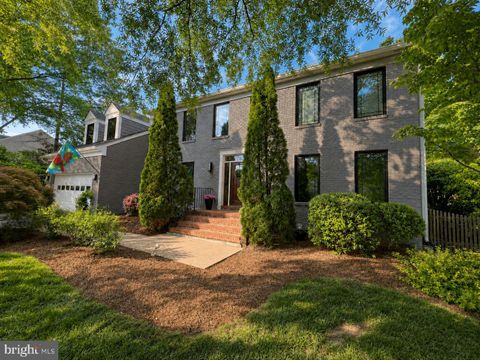 Photo of 7713 Midday Lane, ALEXANDRIA, VA 22306 (MLS # VAFX2307848)