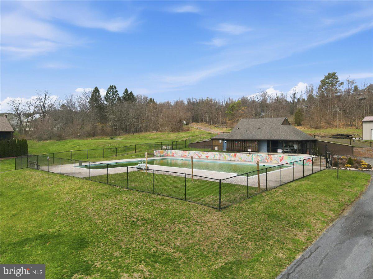 PINE BROOK - Residential