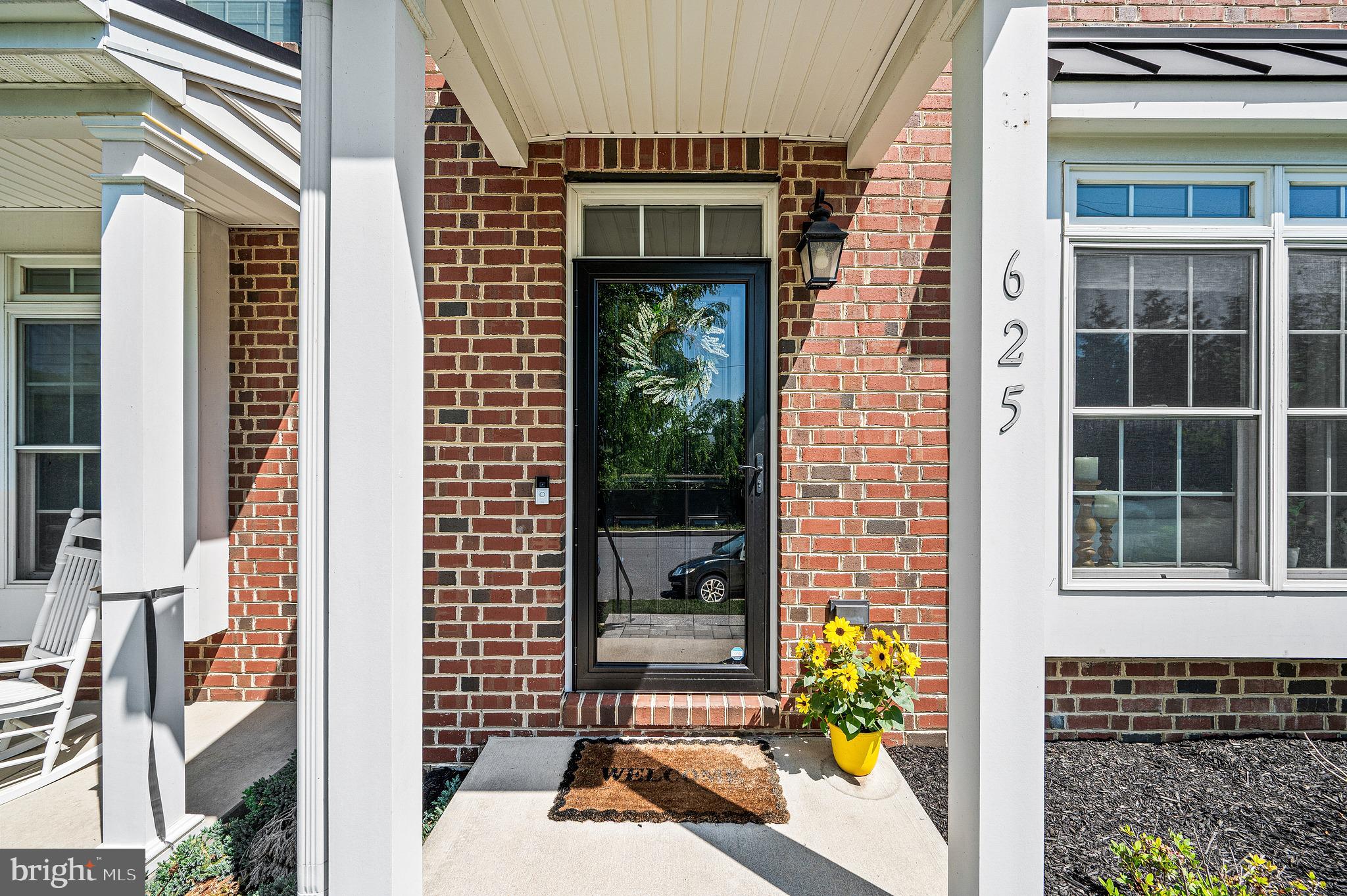 625 W MULBERRY STREET