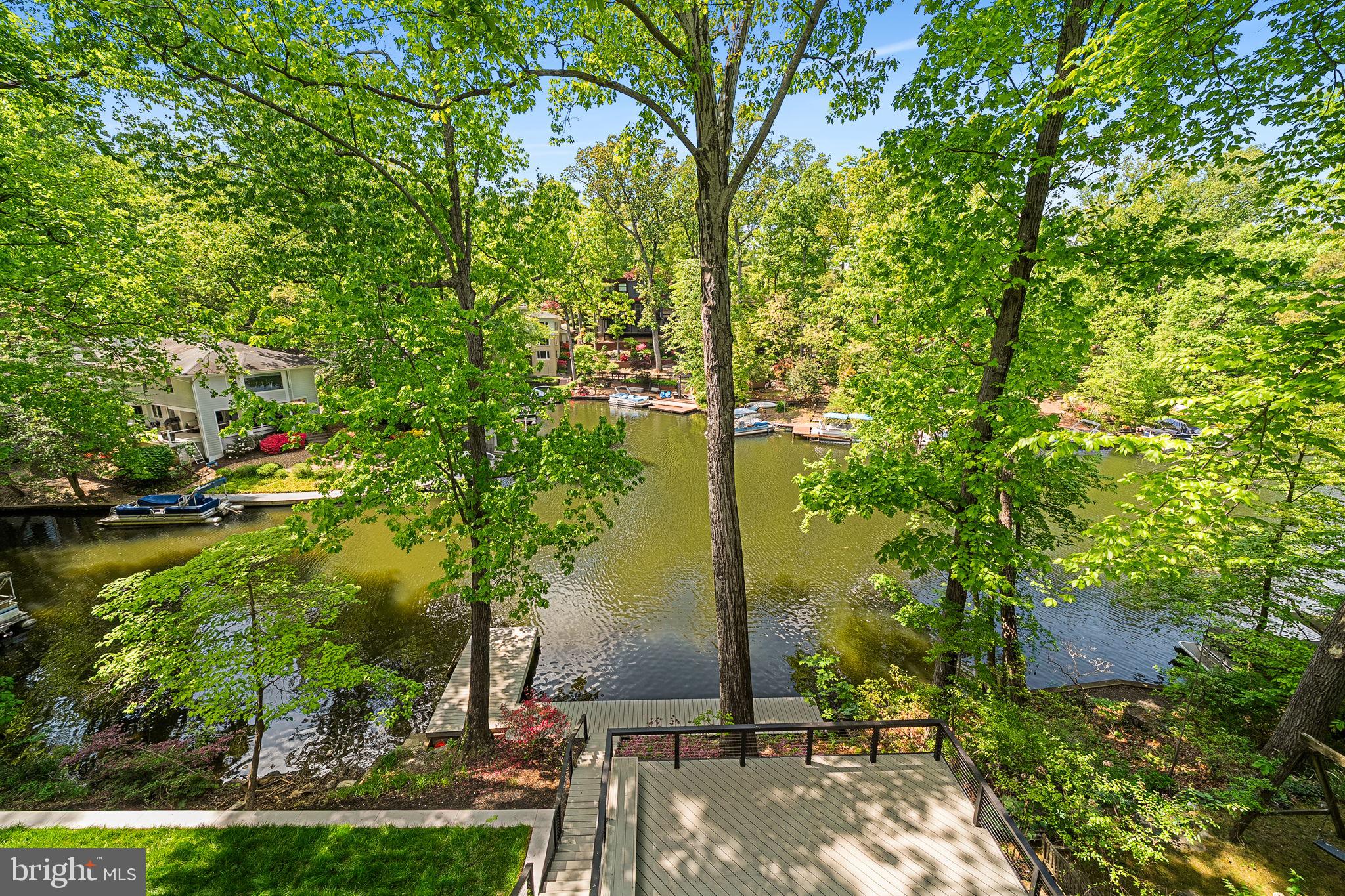 LAKE BARCROFT - Residential