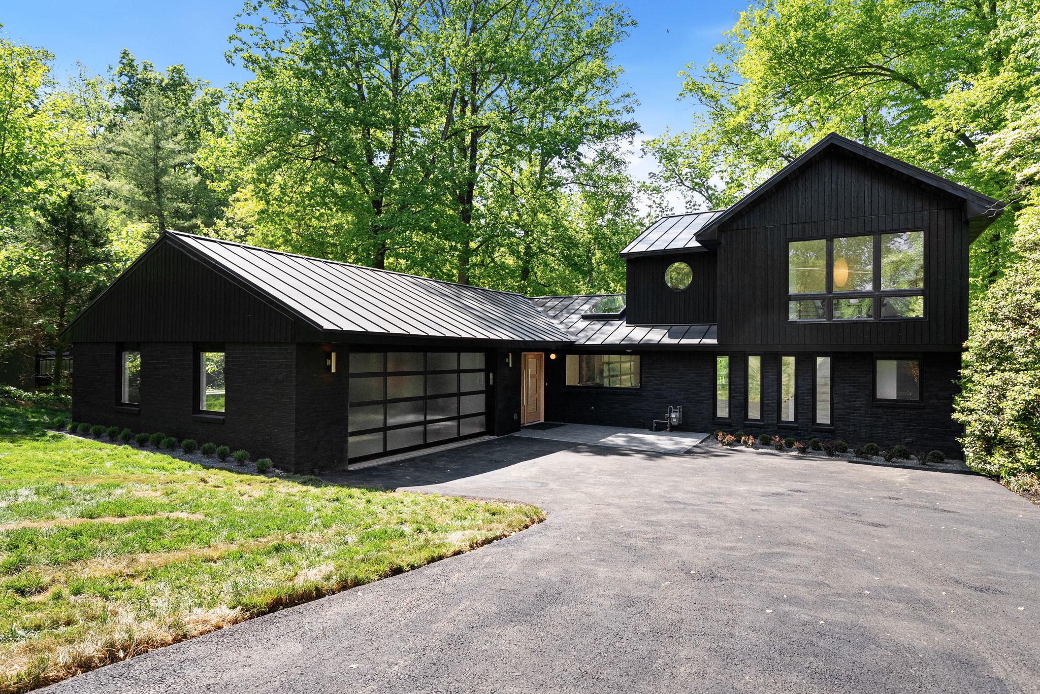 LAKE BARCROFT - Residential