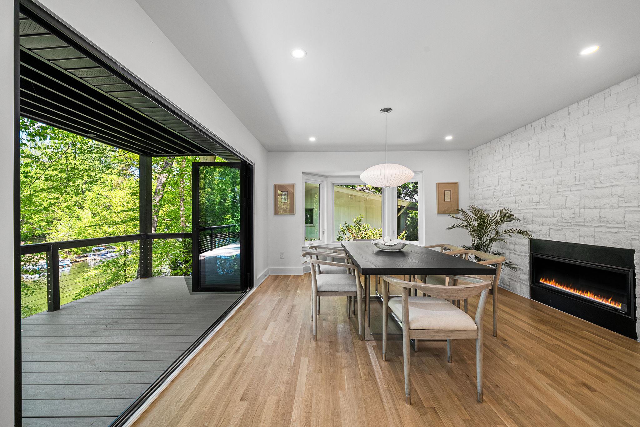 LAKE BARCROFT - Residential