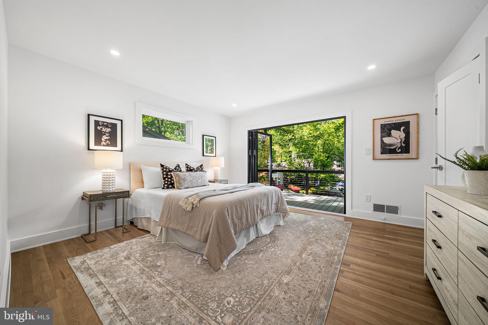 LAKE BARCROFT - Residential