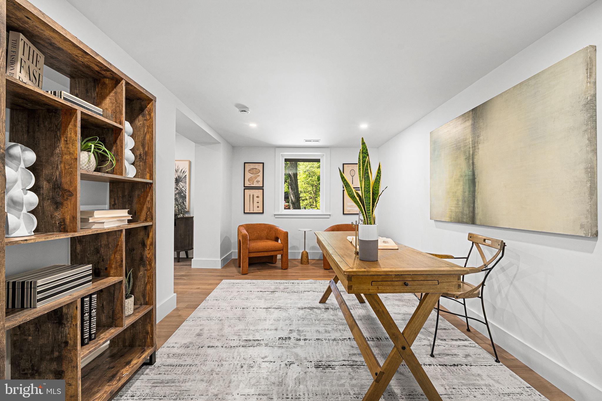 LAKE BARCROFT - Residential