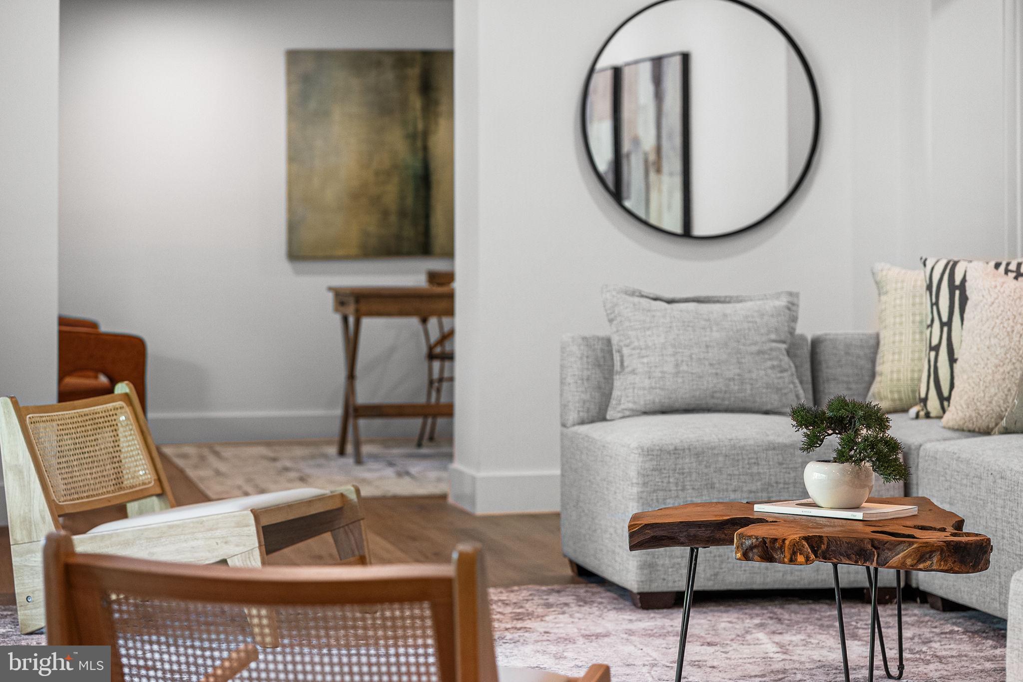 LAKE BARCROFT - Residential