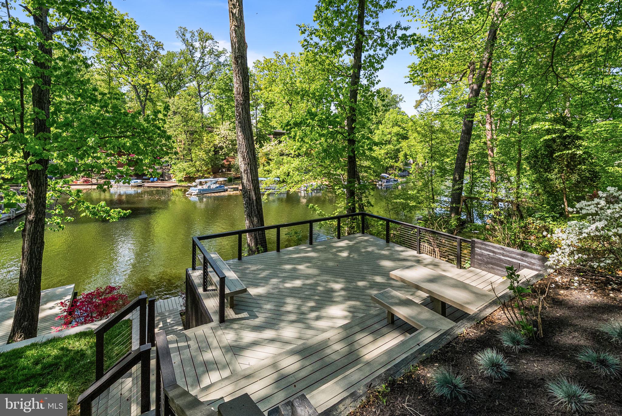 LAKE BARCROFT - Residential