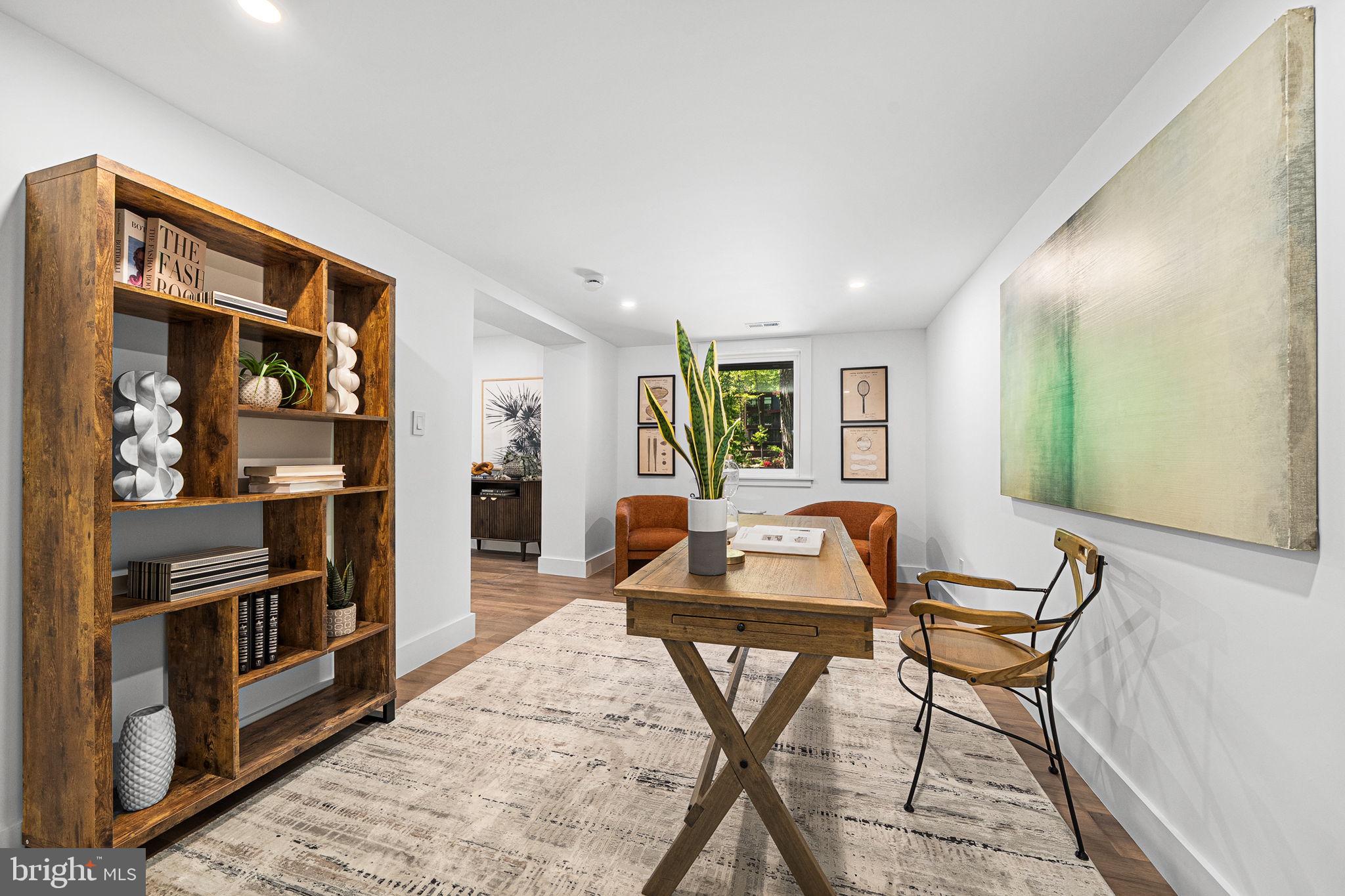 LAKE BARCROFT - Residential