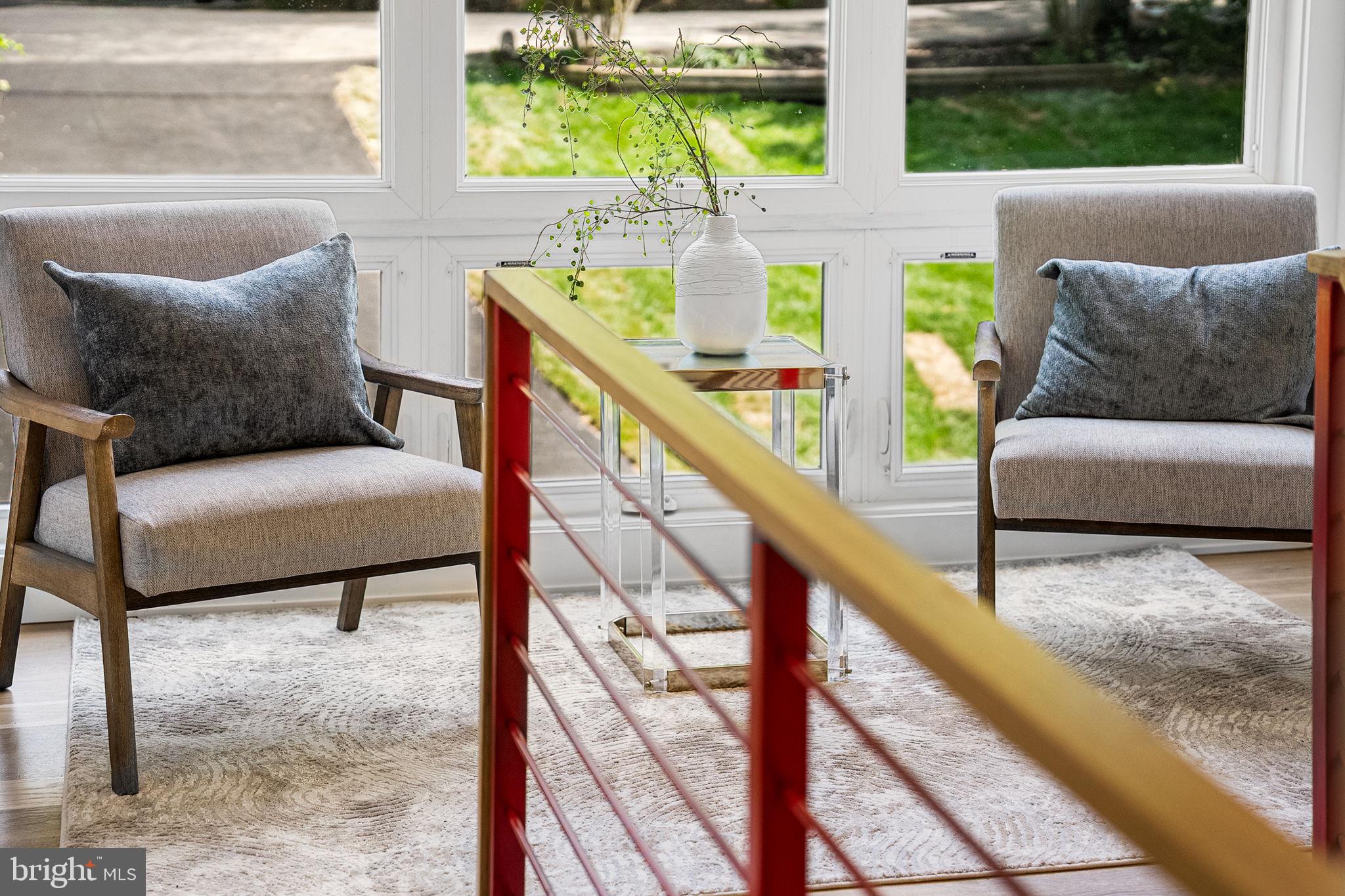 LAKE BARCROFT - Residential