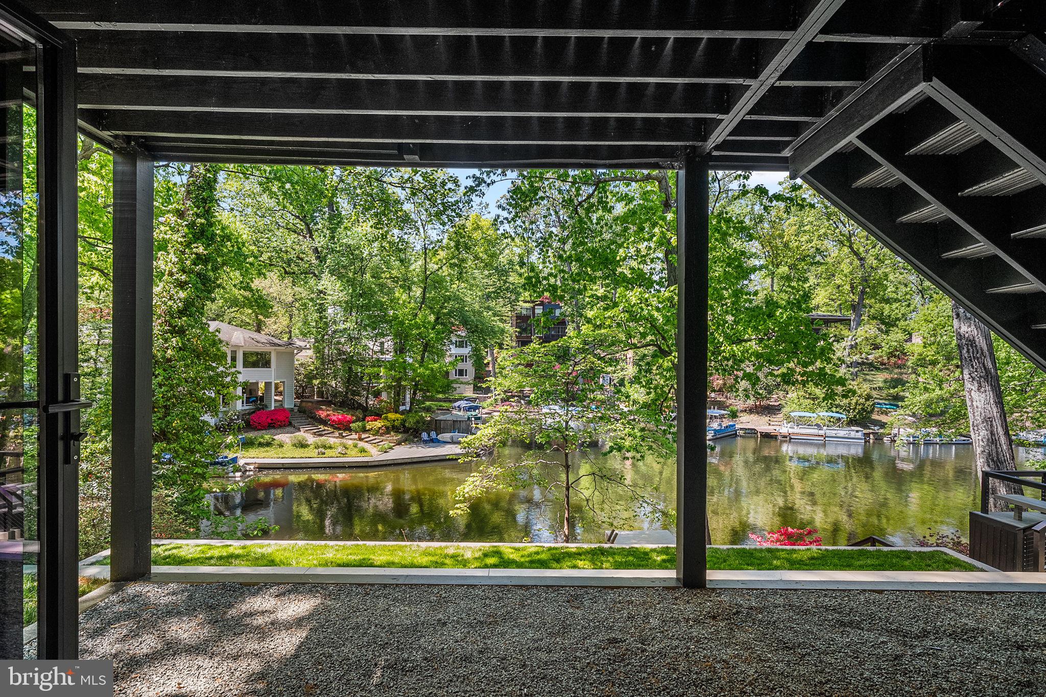 LAKE BARCROFT - Residential