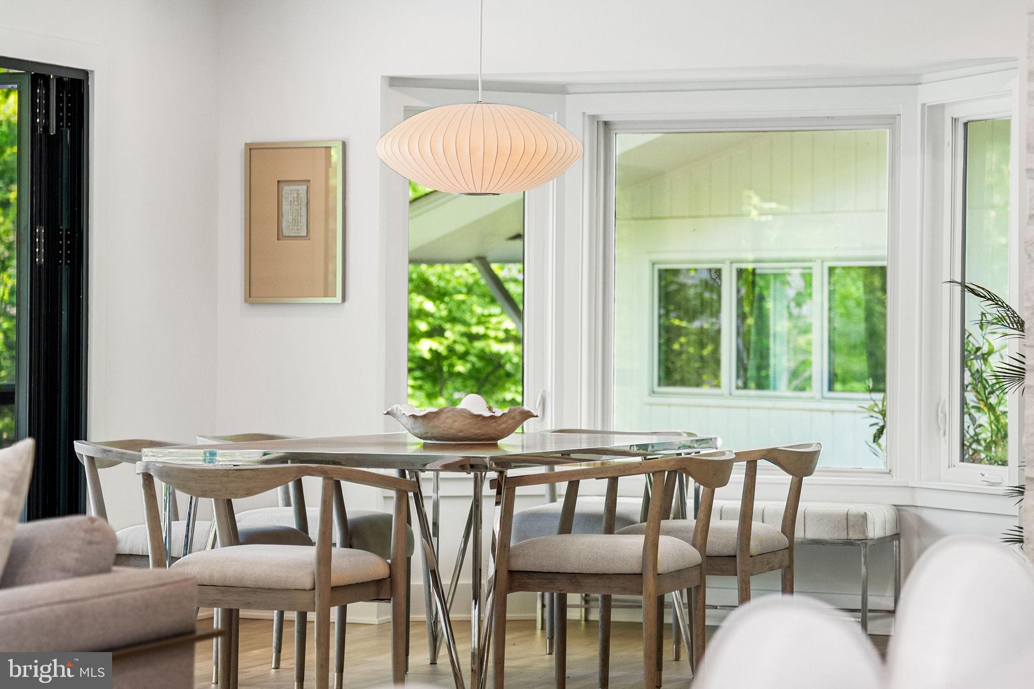 LAKE BARCROFT - Residential