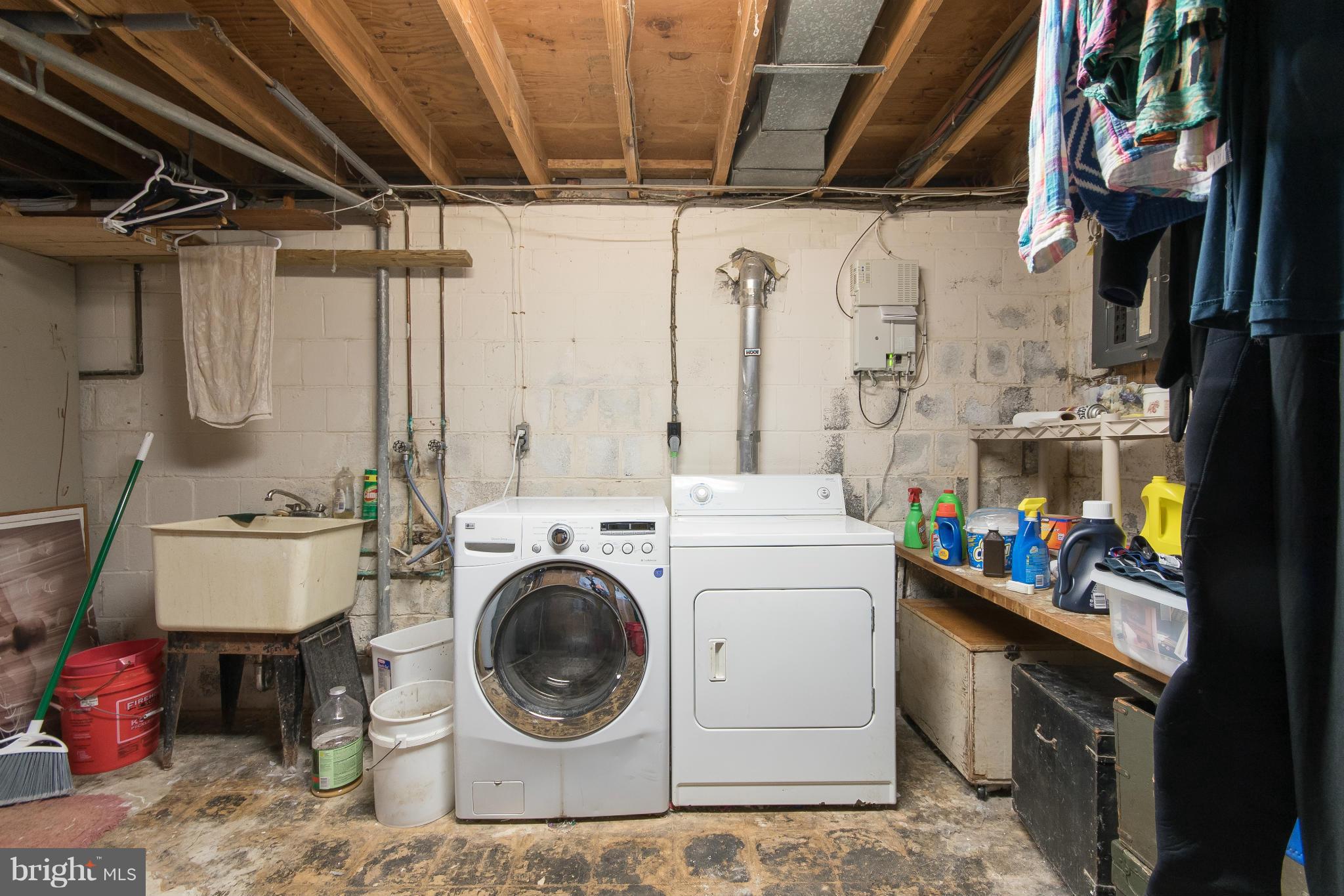 MOSBY WOODS - Residential