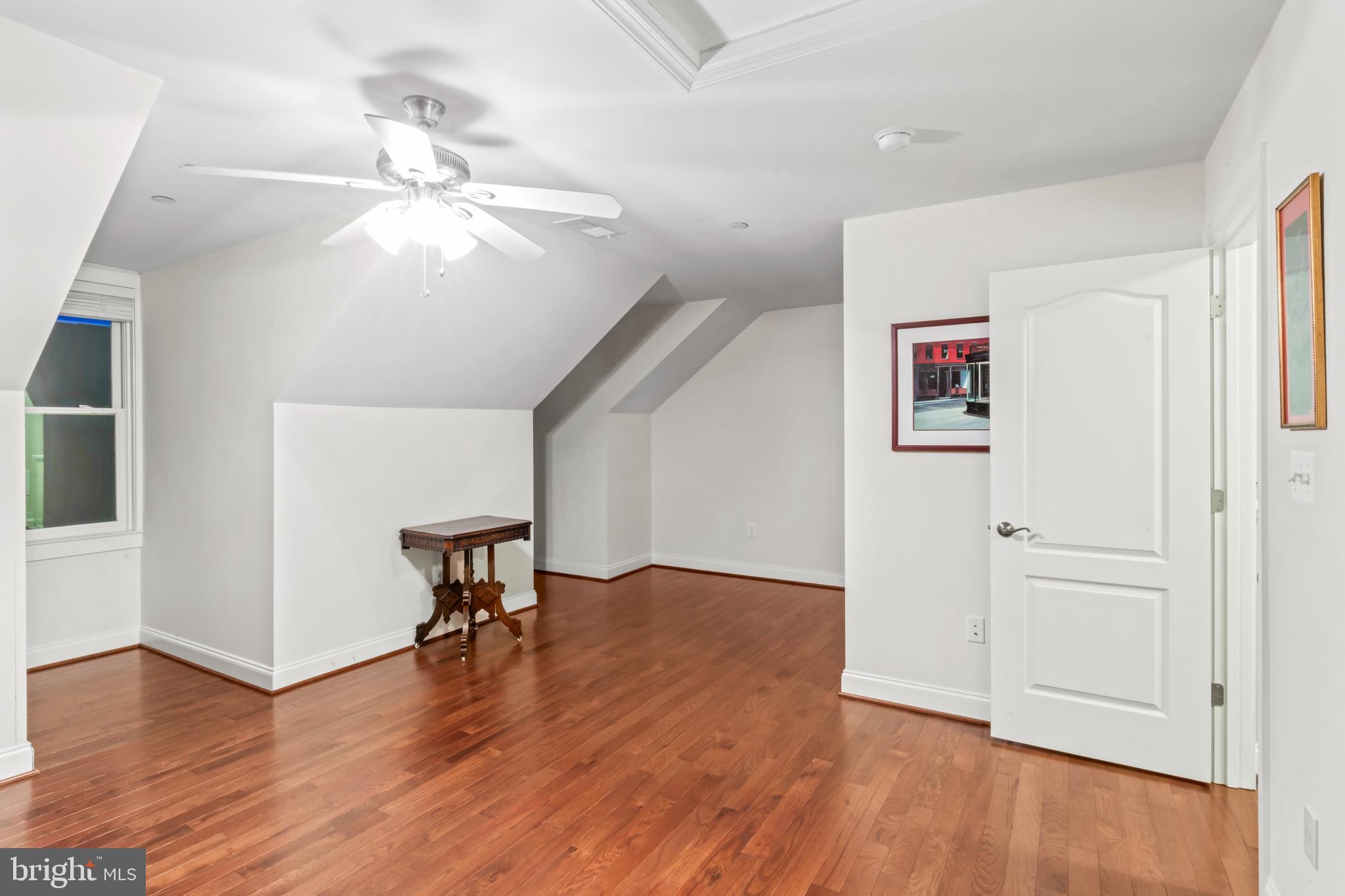 MAXWELL SQUARE - Residential