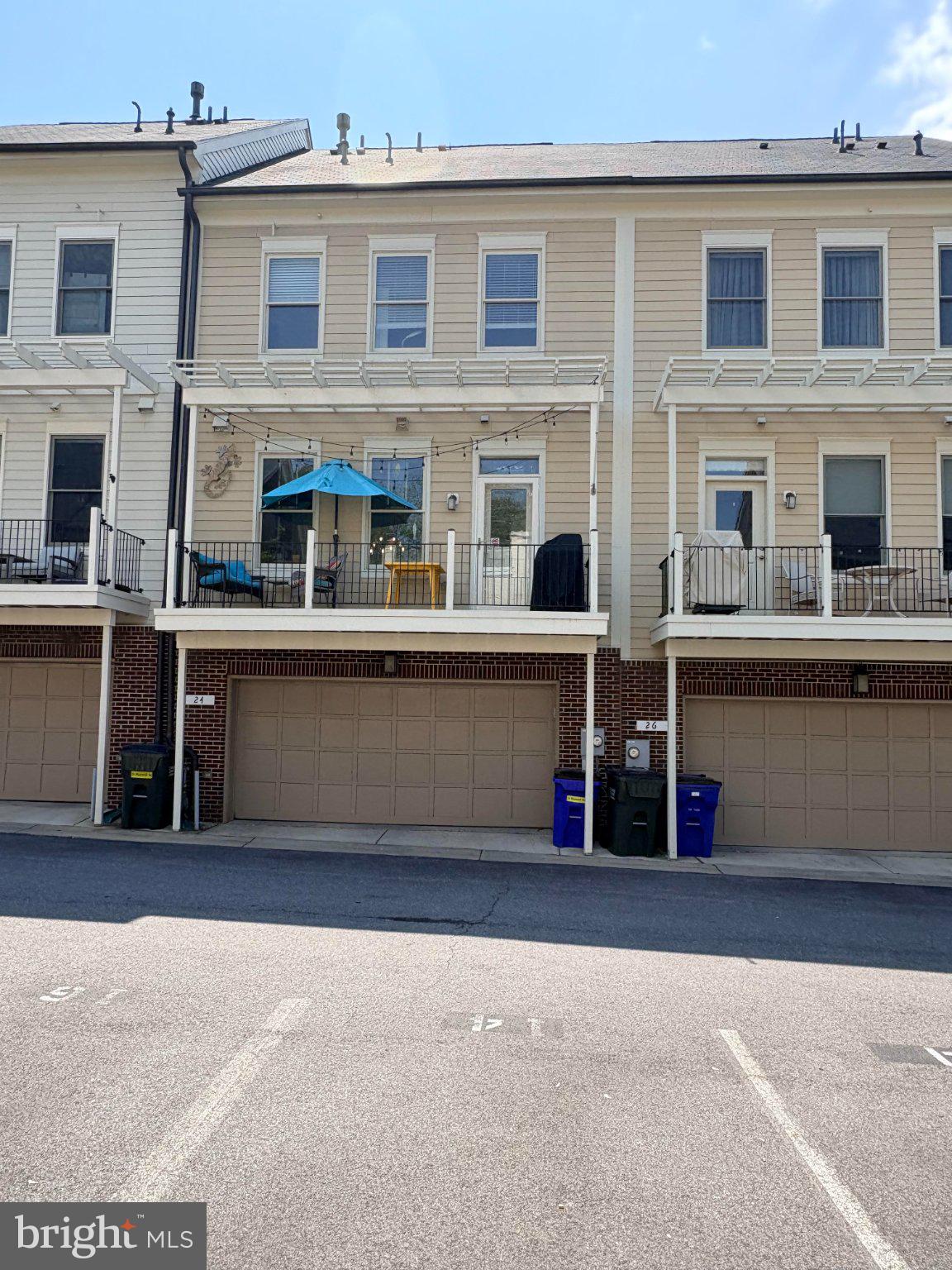 24 MAXWELL SQUARE