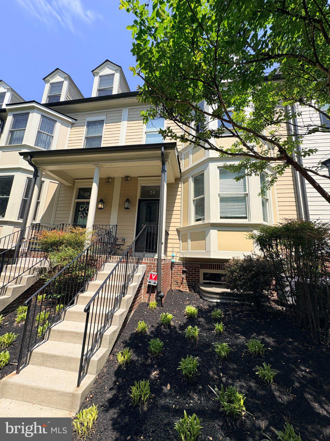 24 MAXWELL SQUARE