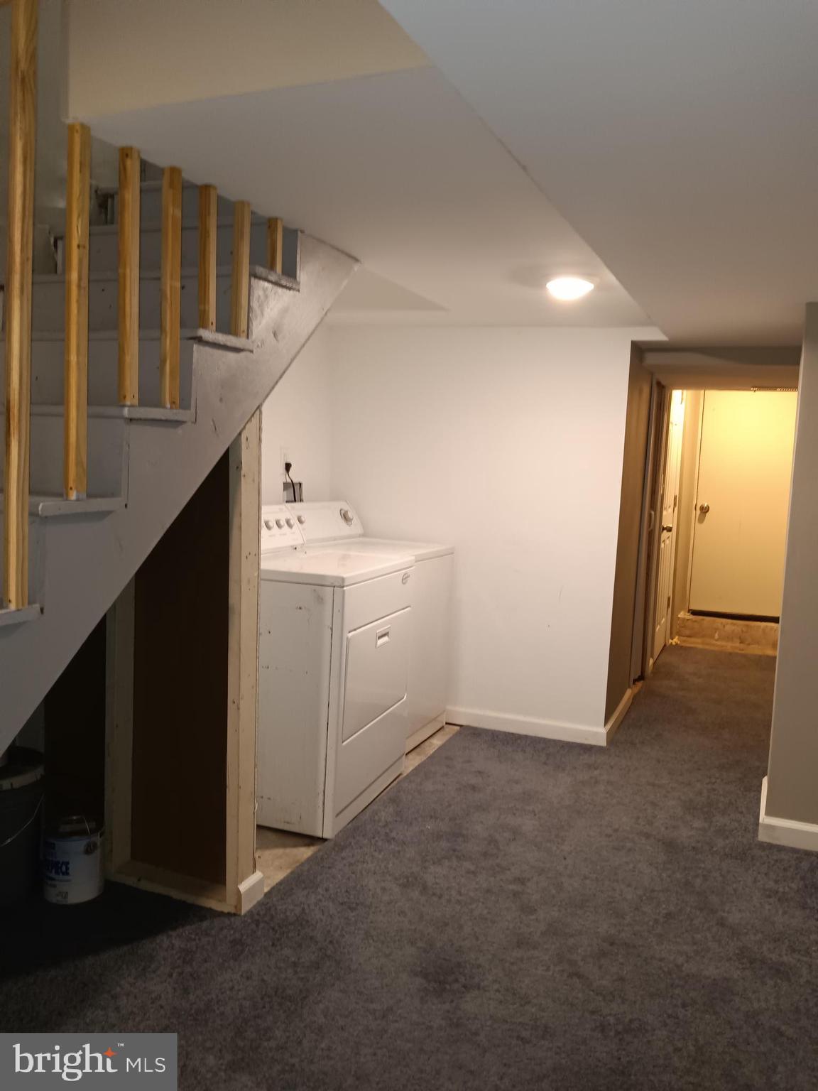 REISTERSTOWN STATION - Residential Lease